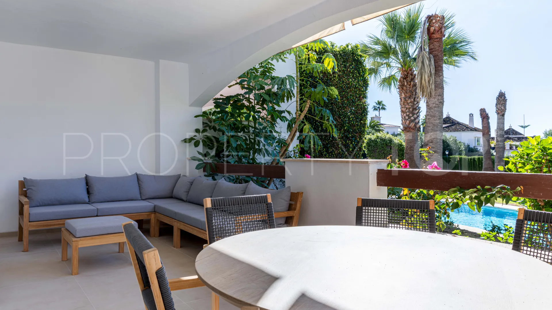 Apartamento en venta en Nueva Andalucia con 2 dormitorios