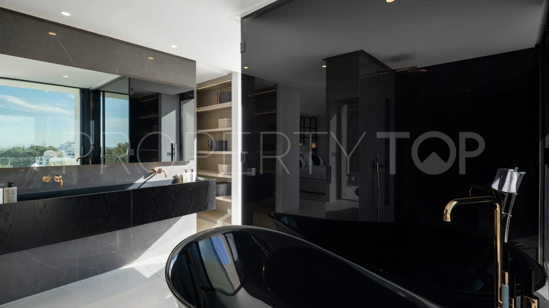 Marbella 5 bedrooms villa for sale