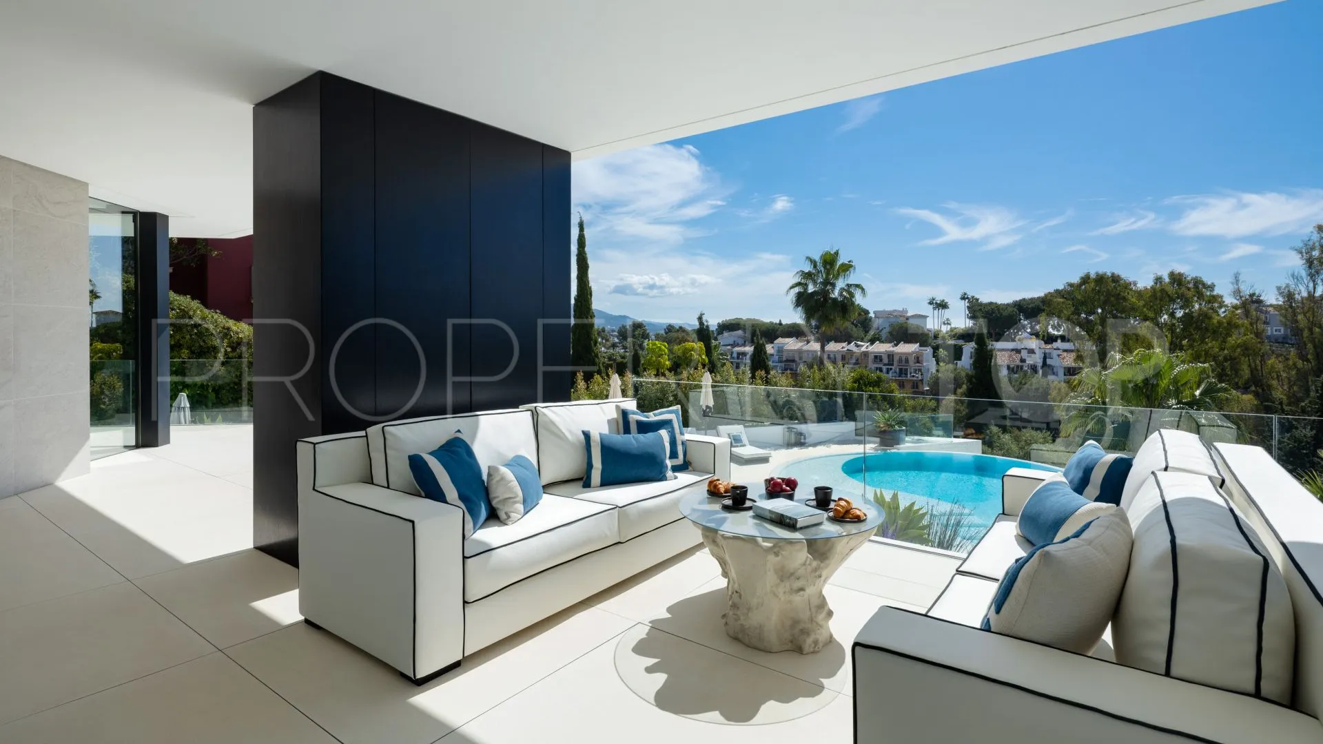 Marbella 5 bedrooms villa for sale