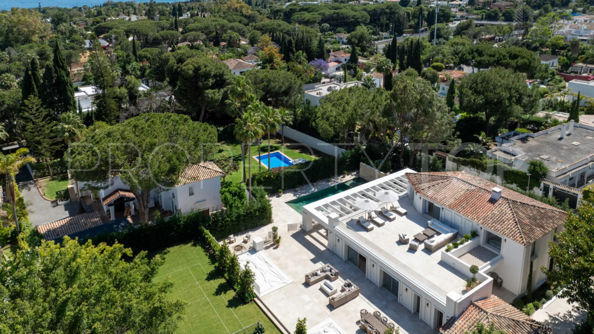 Marbella, villa con 6 dormitorios en venta