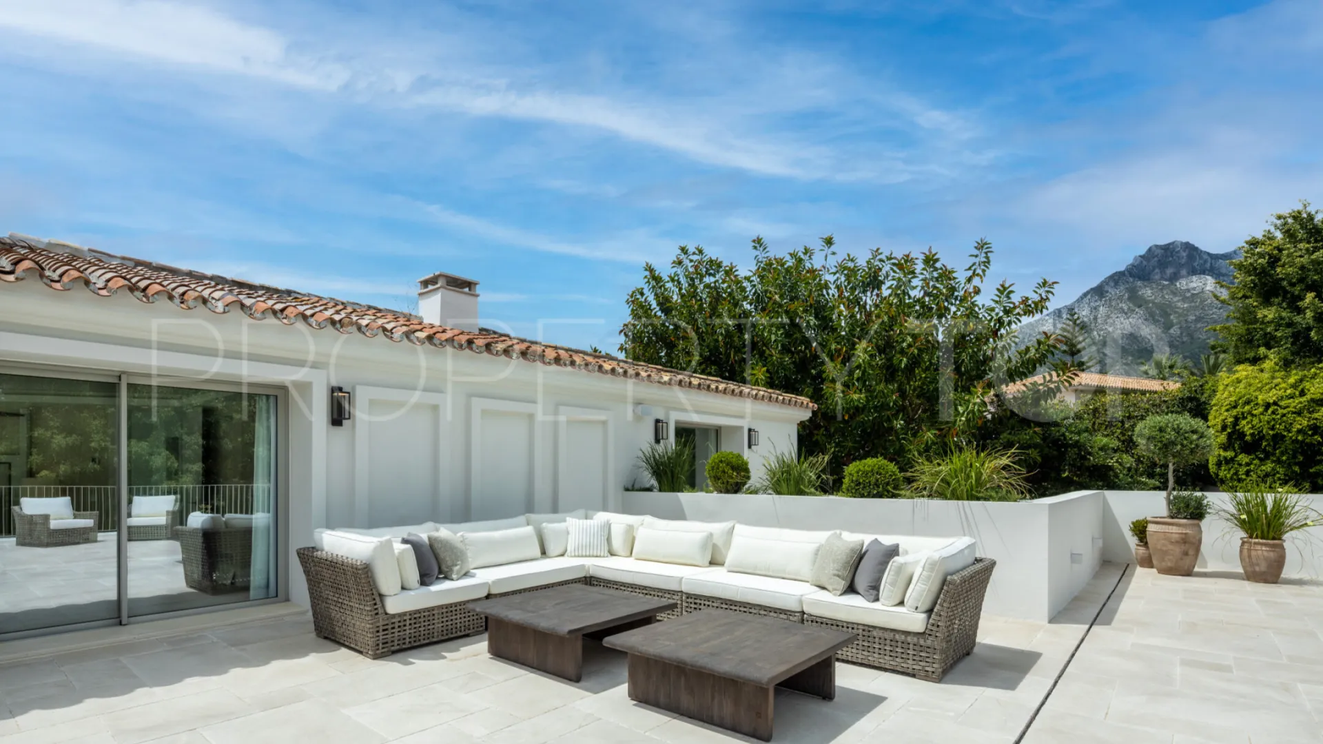 Marbella, villa con 6 dormitorios en venta
