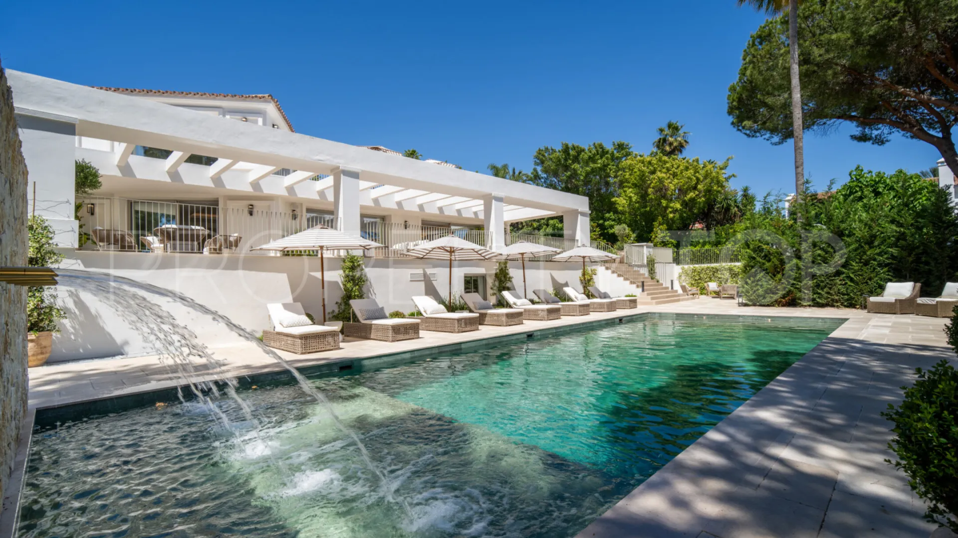 Marbella, villa con 6 dormitorios en venta