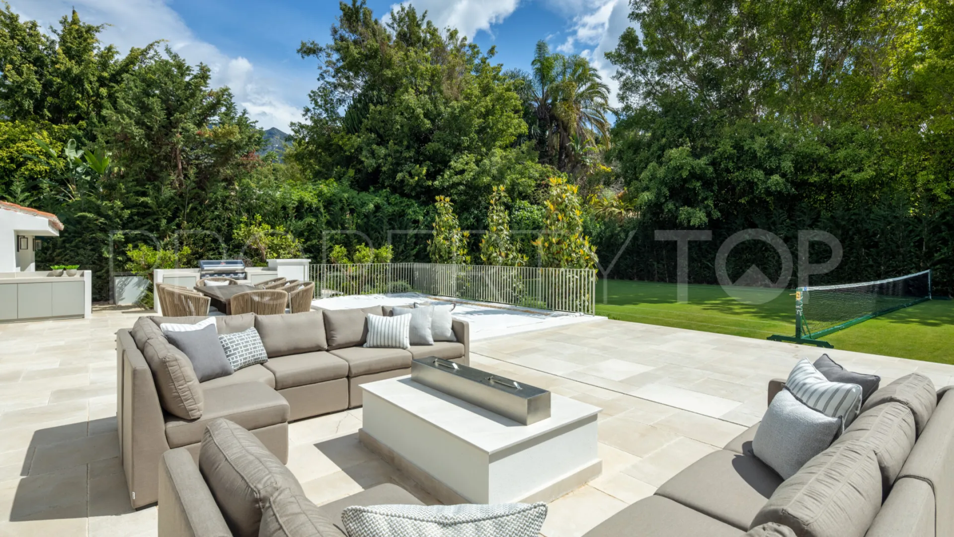 Marbella, villa con 6 dormitorios en venta