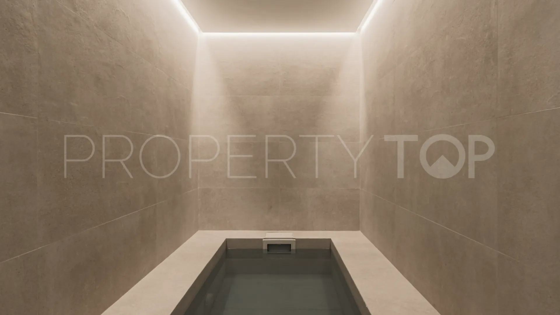Nueva Andalucia 4 bedrooms villa for sale