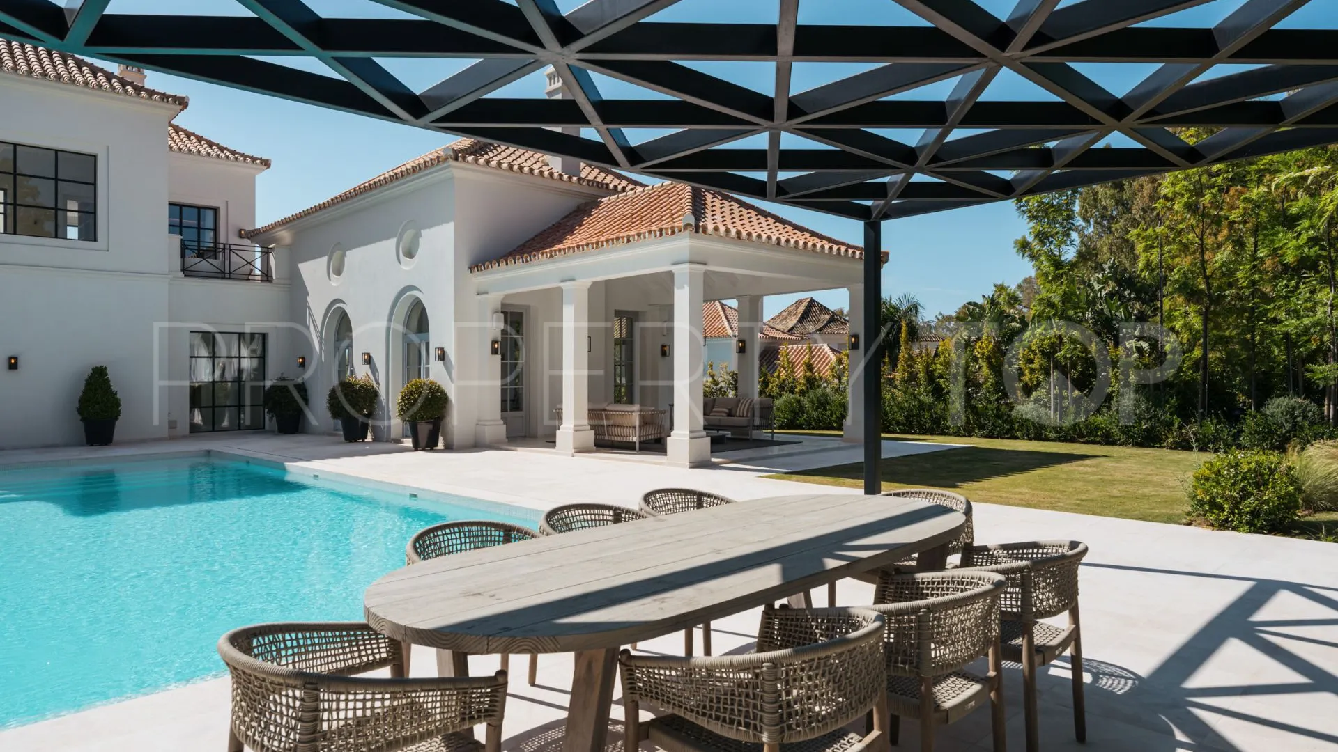 Nueva Andalucia 4 bedrooms villa for sale
