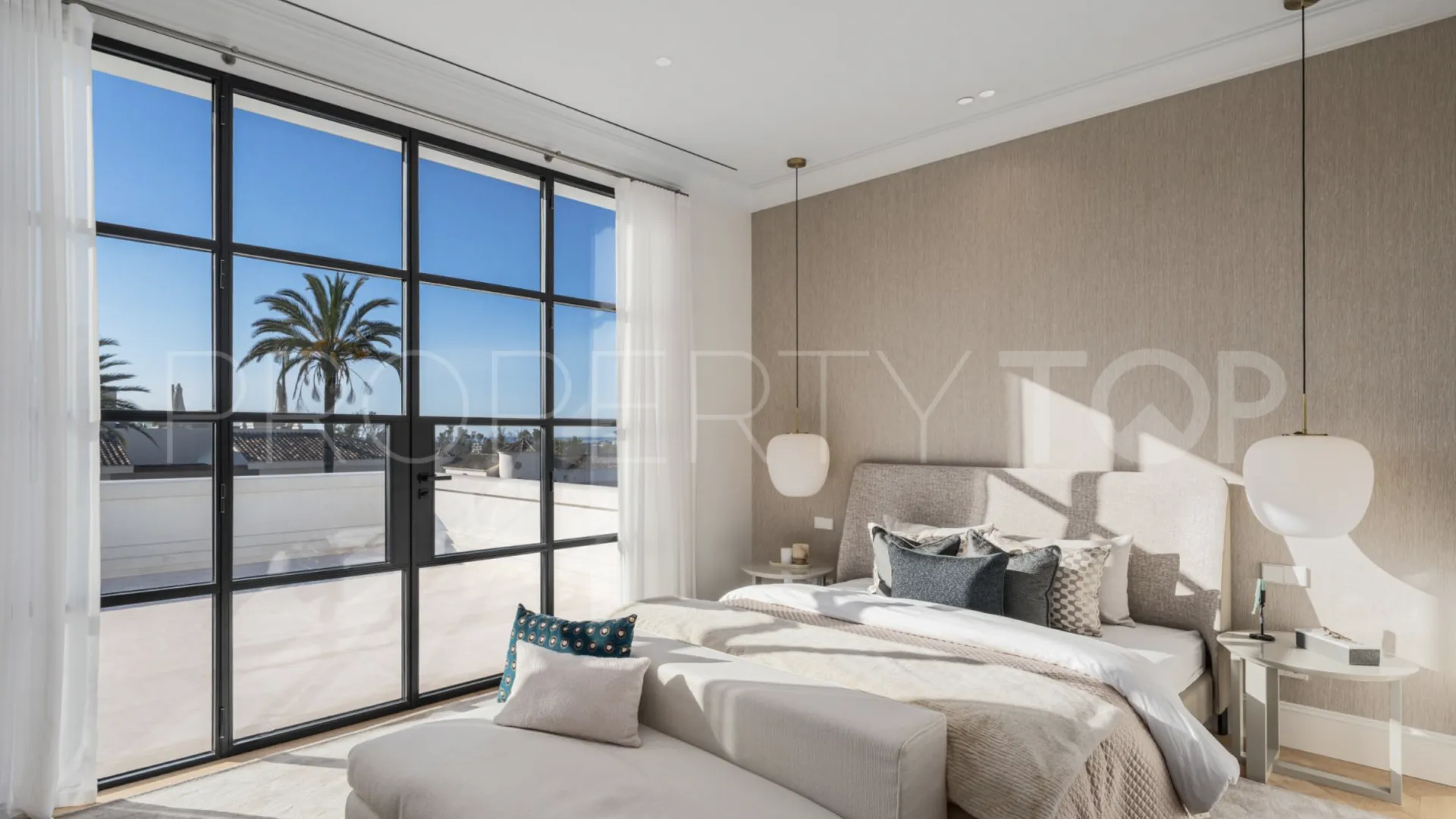 Nueva Andalucia 4 bedrooms villa for sale