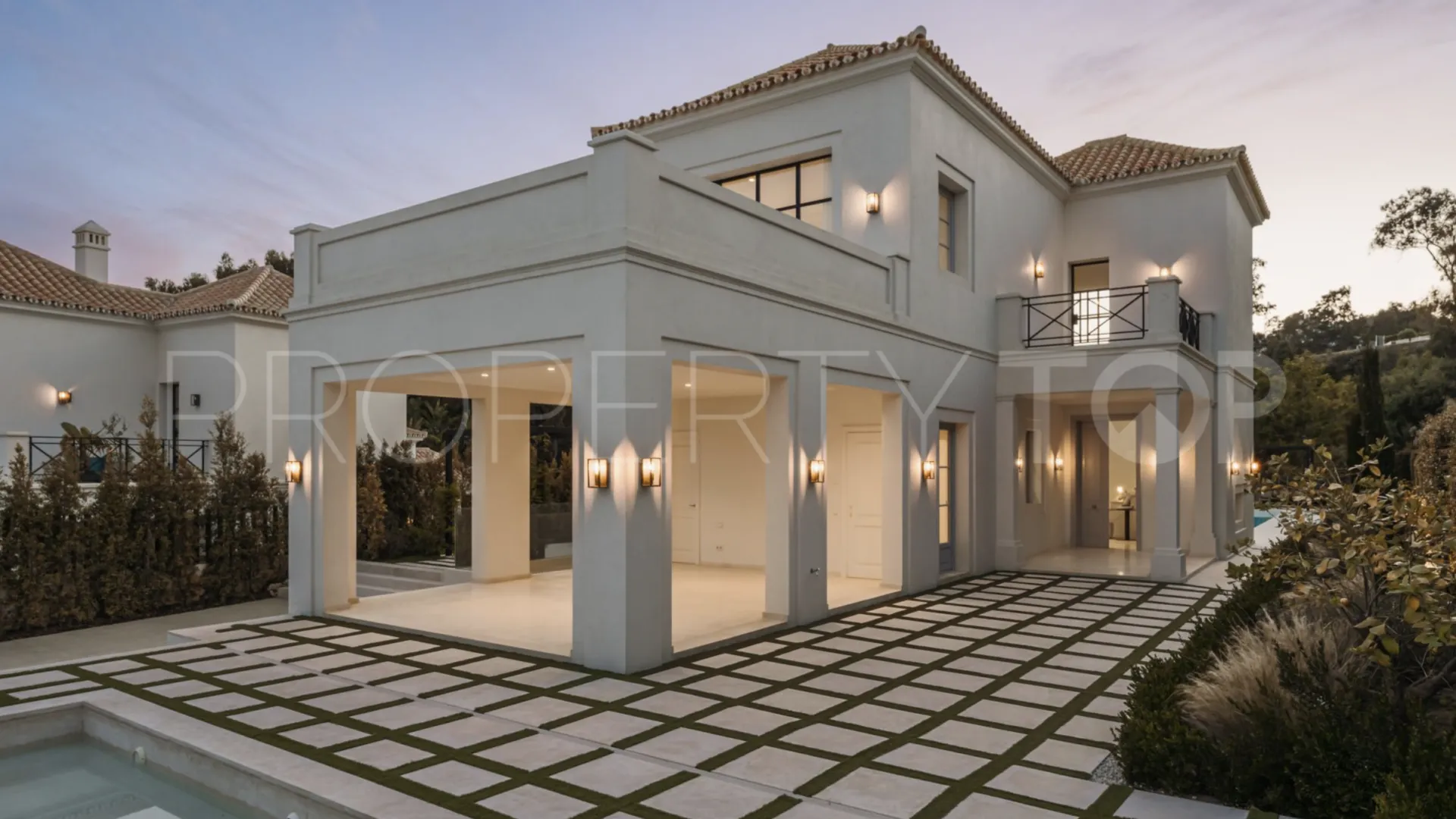 Nueva Andalucia 4 bedrooms villa for sale