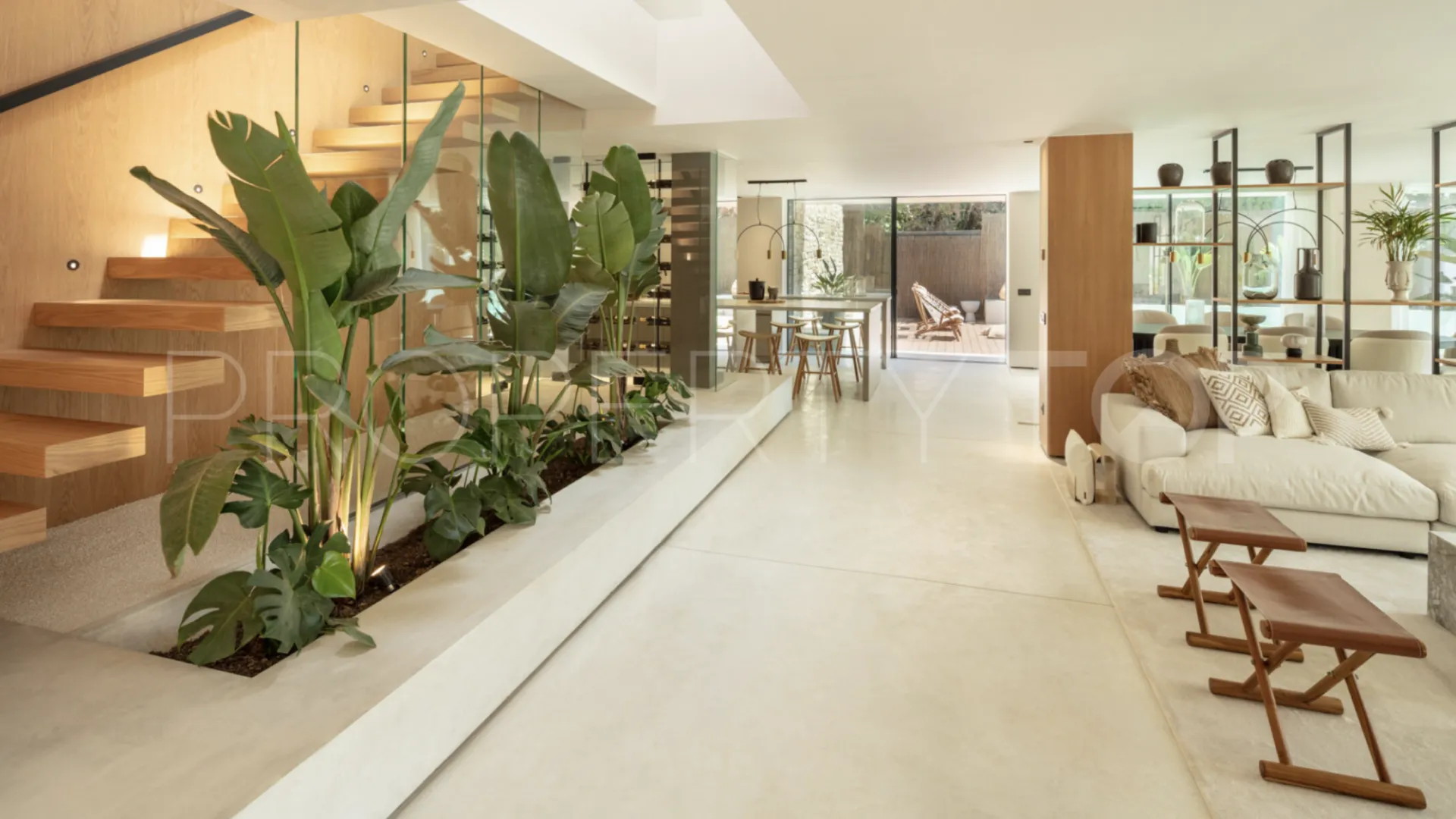 For sale villa with 4 bedrooms in Marbella