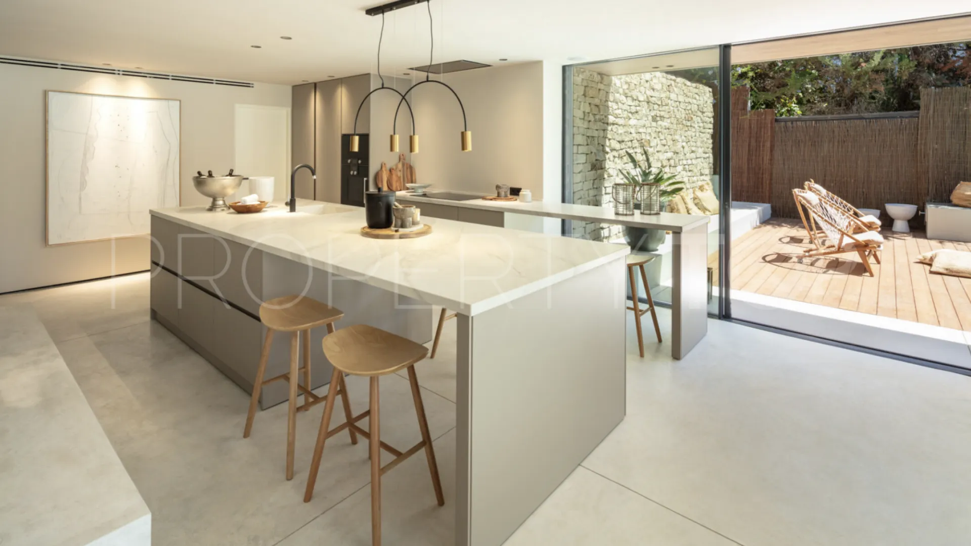 For sale villa with 4 bedrooms in Marbella