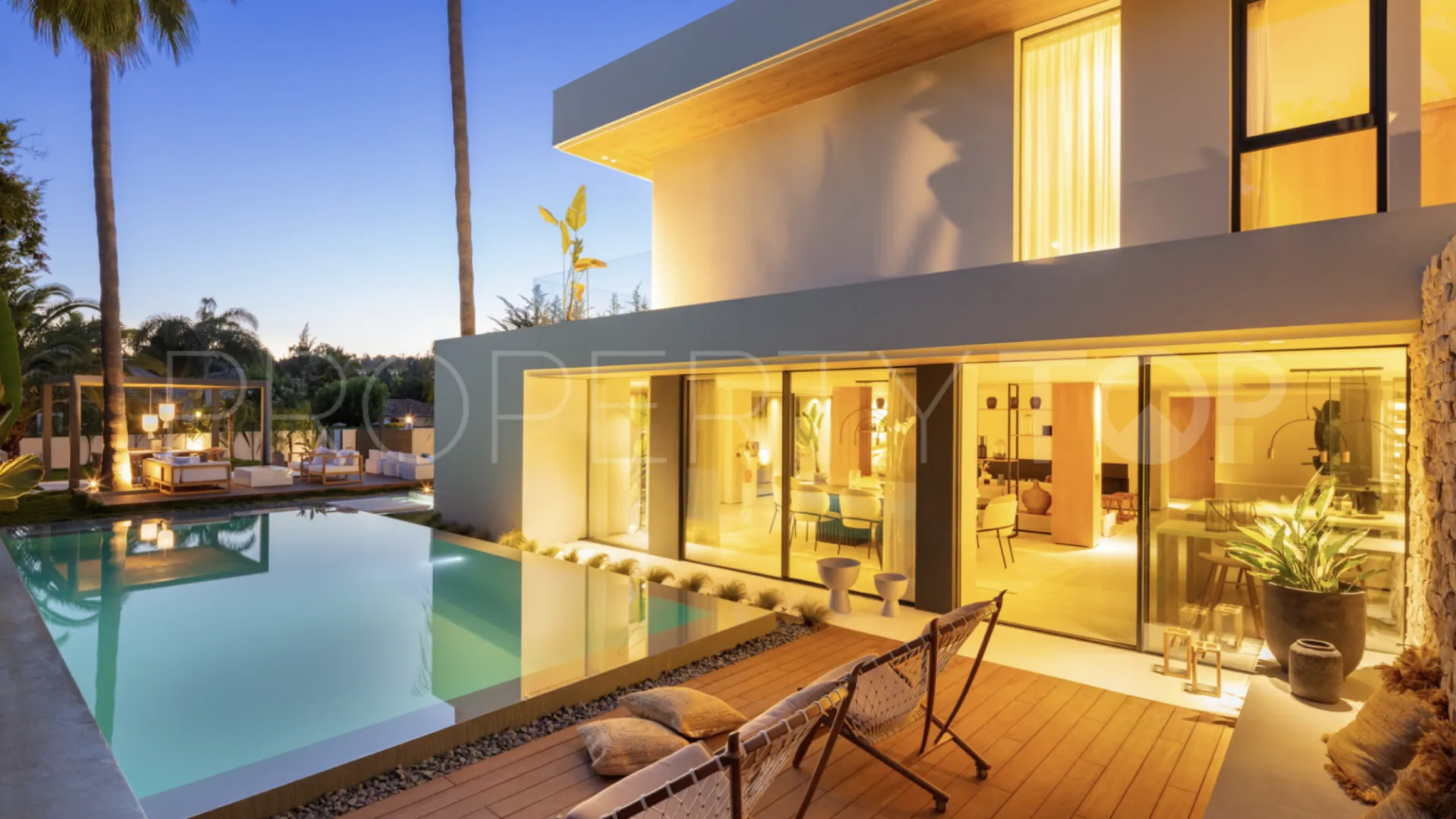 For sale villa with 4 bedrooms in Marbella