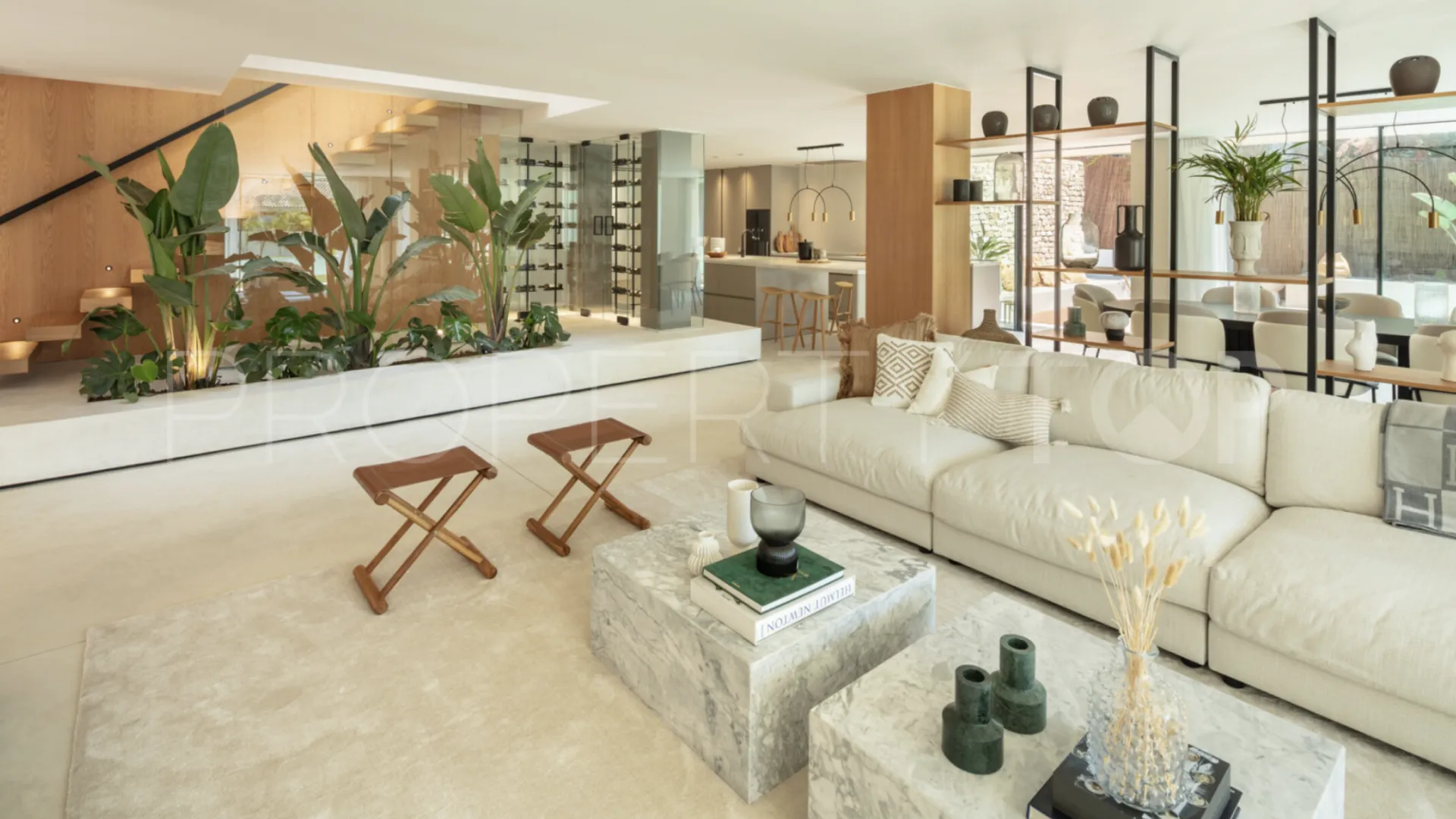 For sale villa with 4 bedrooms in Marbella