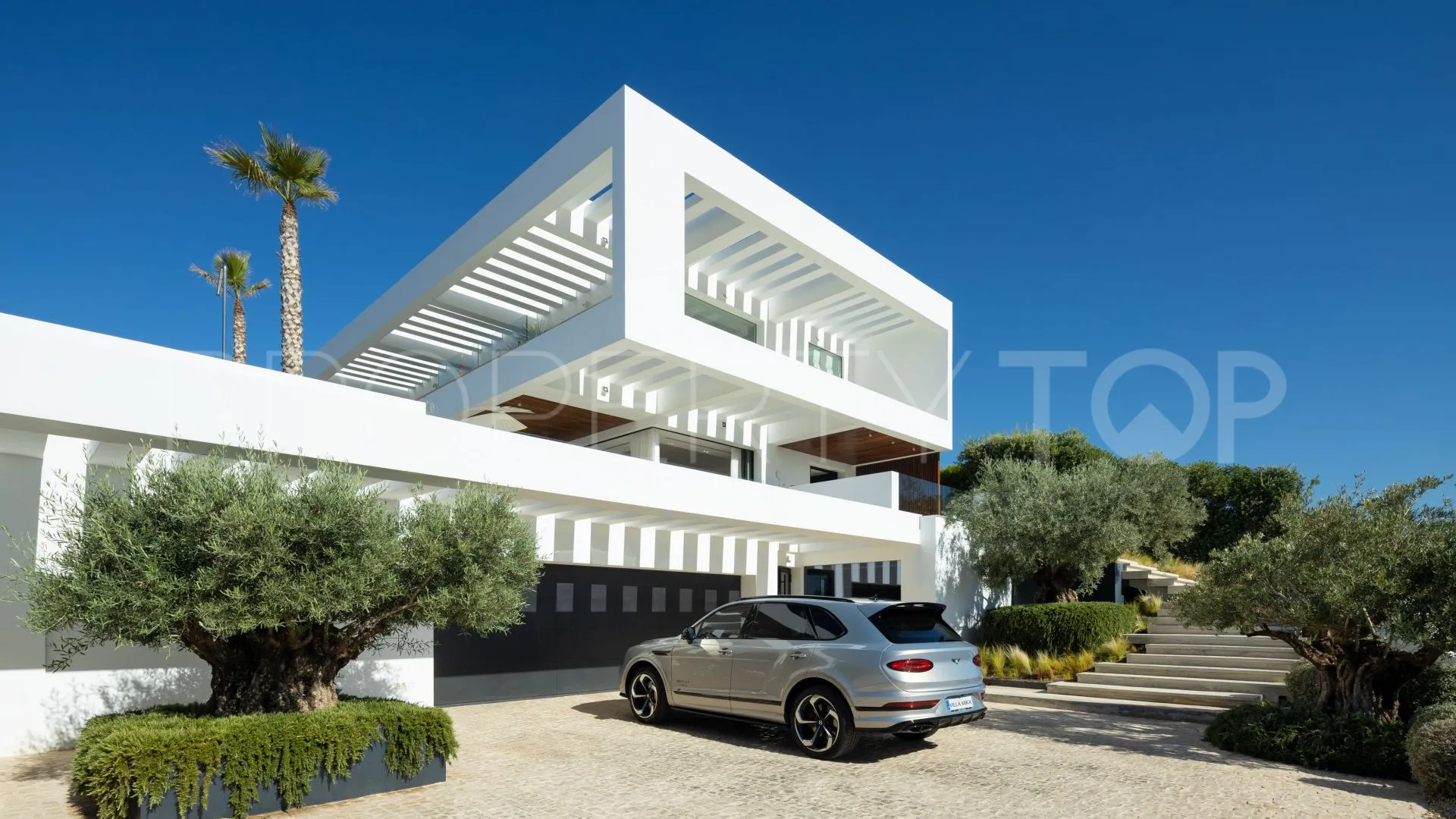 Villa for sale in Marbella with 6 bedrooms