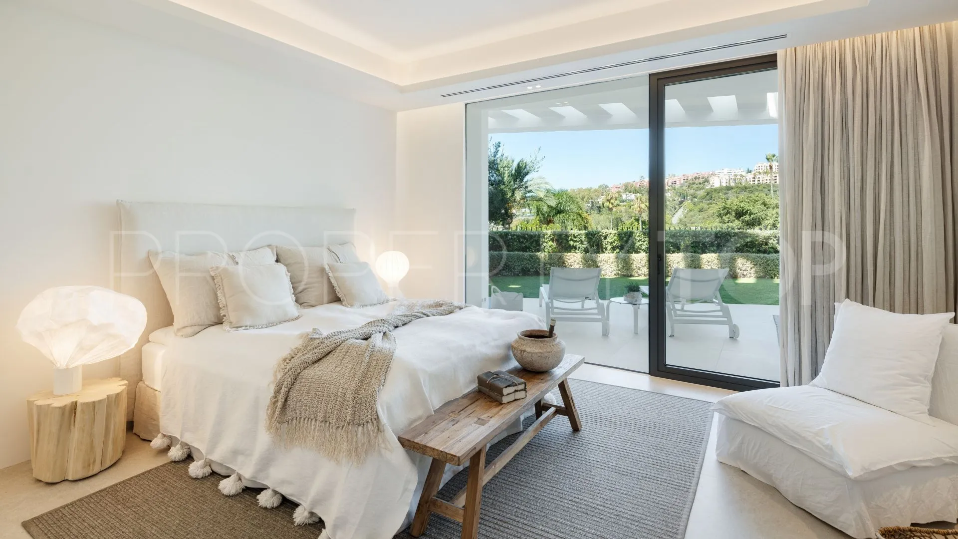 Villa for sale in Marbella with 6 bedrooms