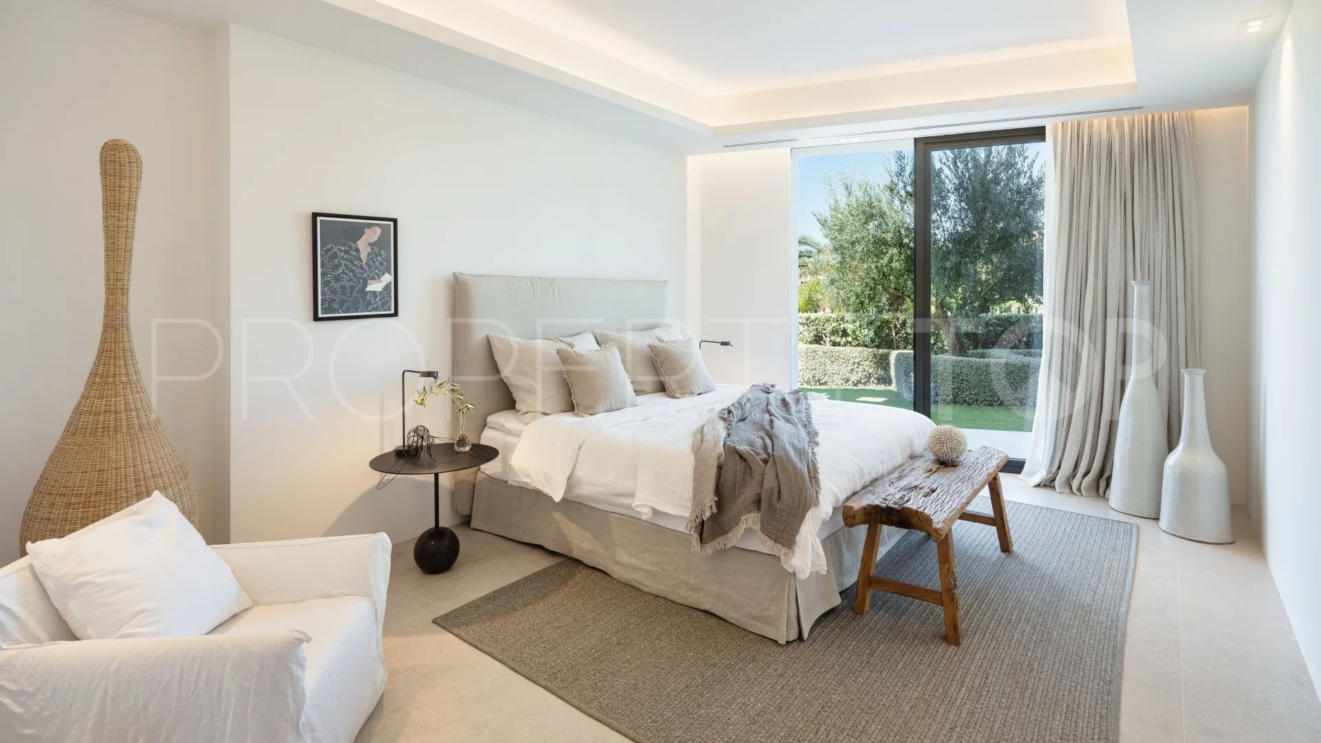 Villa for sale in Marbella with 6 bedrooms