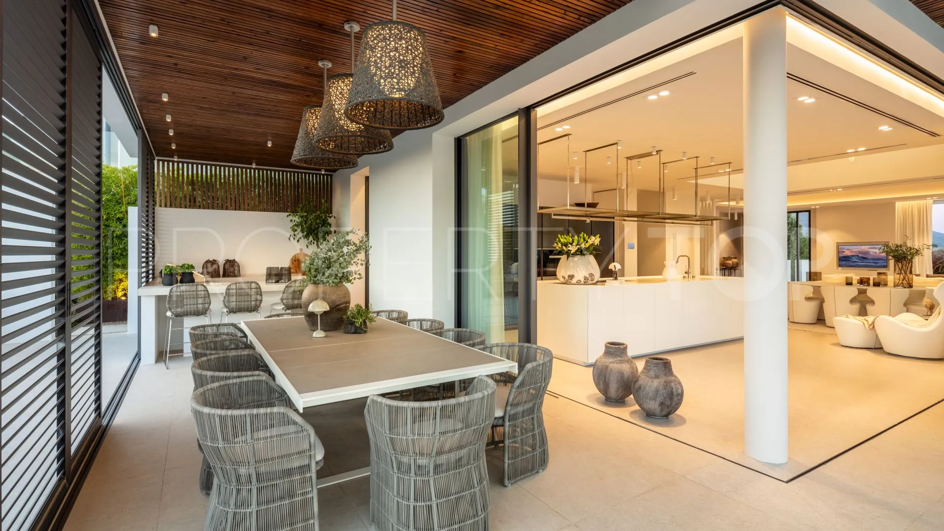 Villa for sale in Marbella with 6 bedrooms