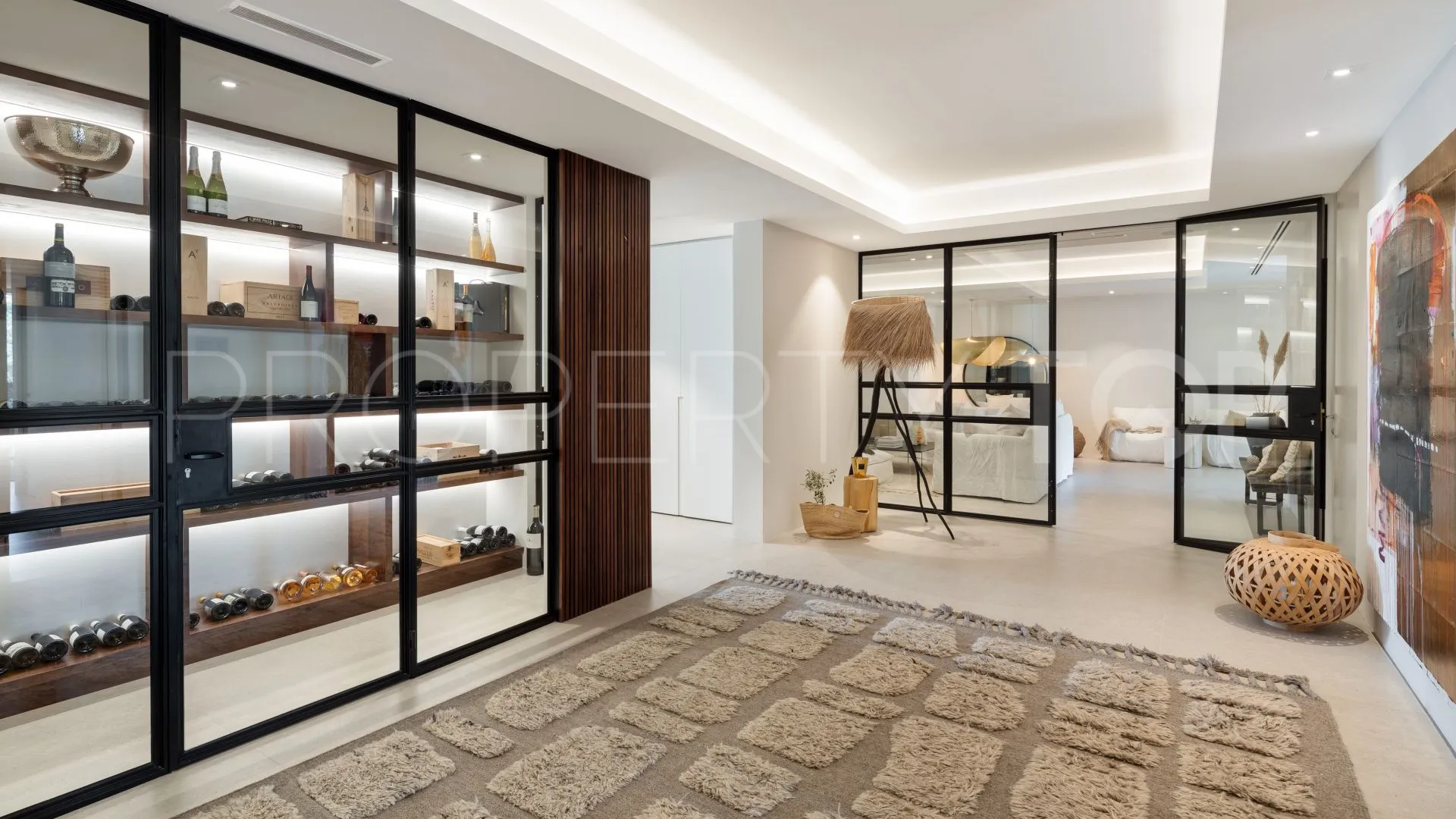 Villa for sale in Marbella with 6 bedrooms