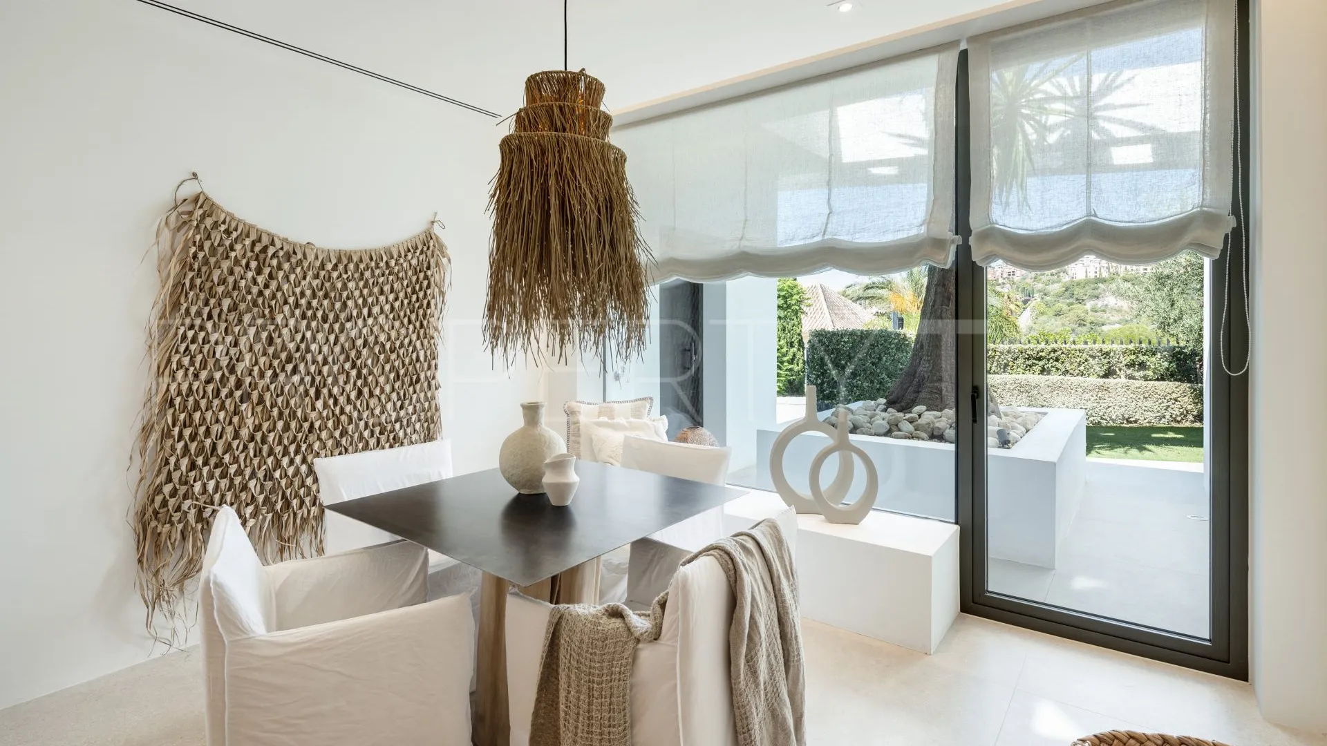 Villa for sale in Marbella with 6 bedrooms