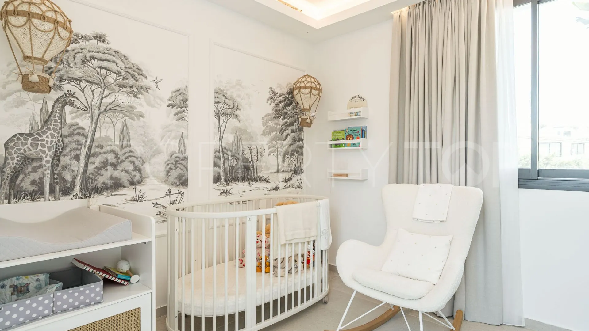 Marbella, villa de 4 dormitorios a la venta