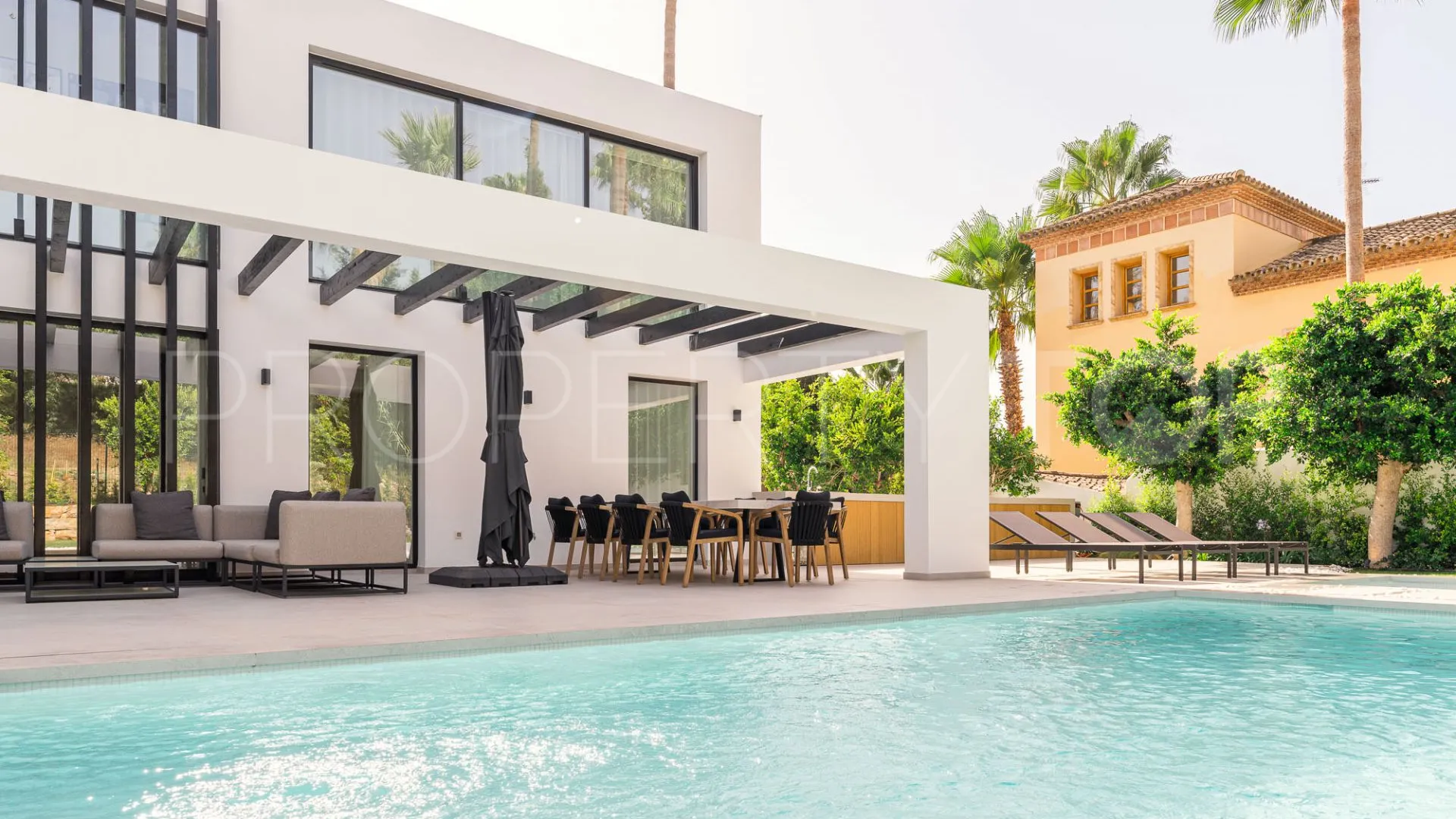 Marbella, villa de 4 dormitorios a la venta