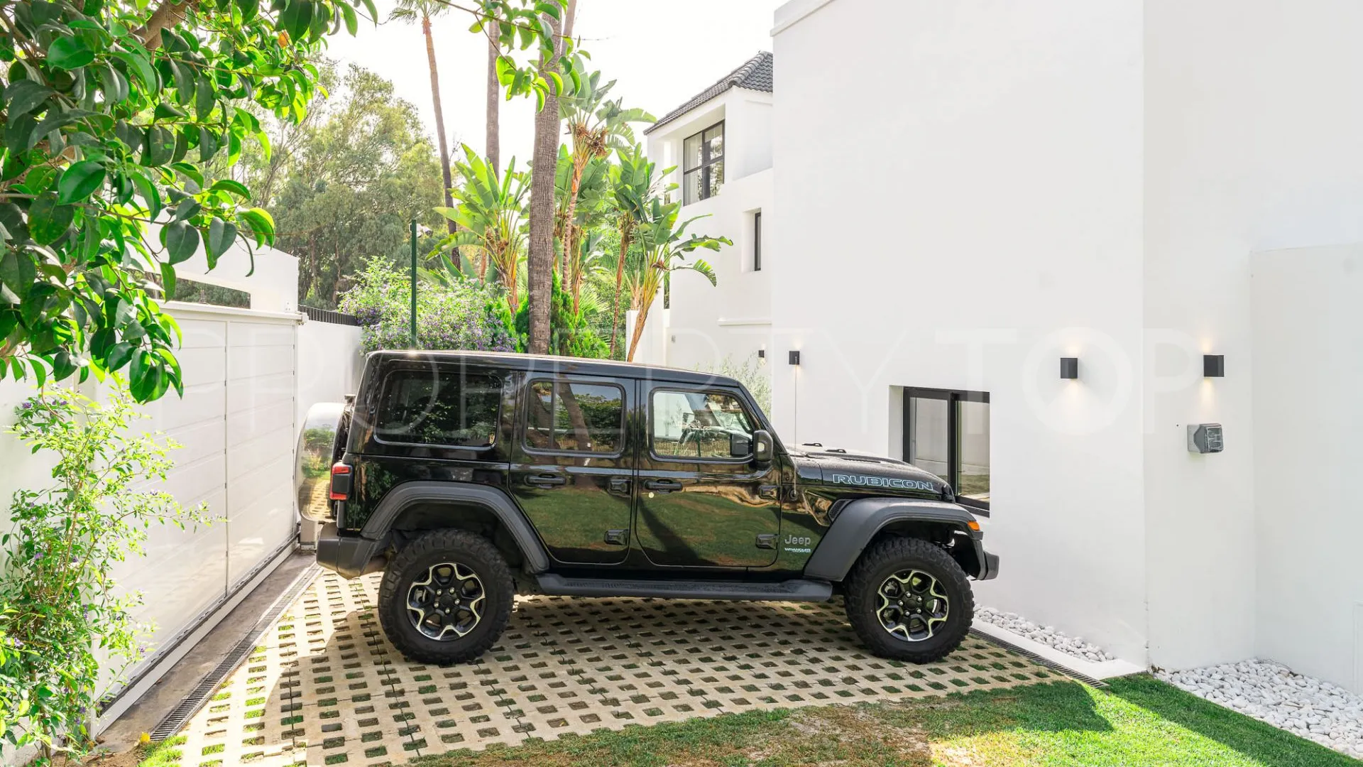 Marbella, villa de 4 dormitorios a la venta