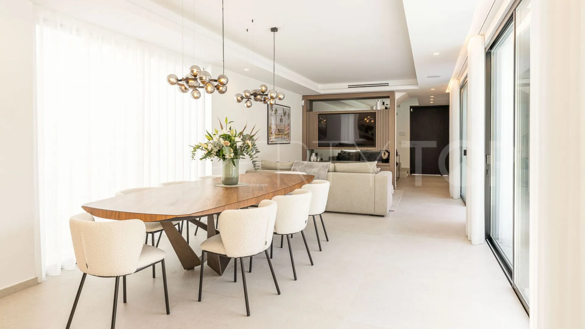Marbella, villa de 4 dormitorios a la venta