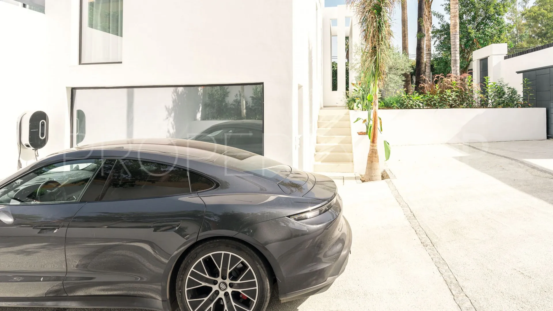 Marbella, villa de 4 dormitorios a la venta