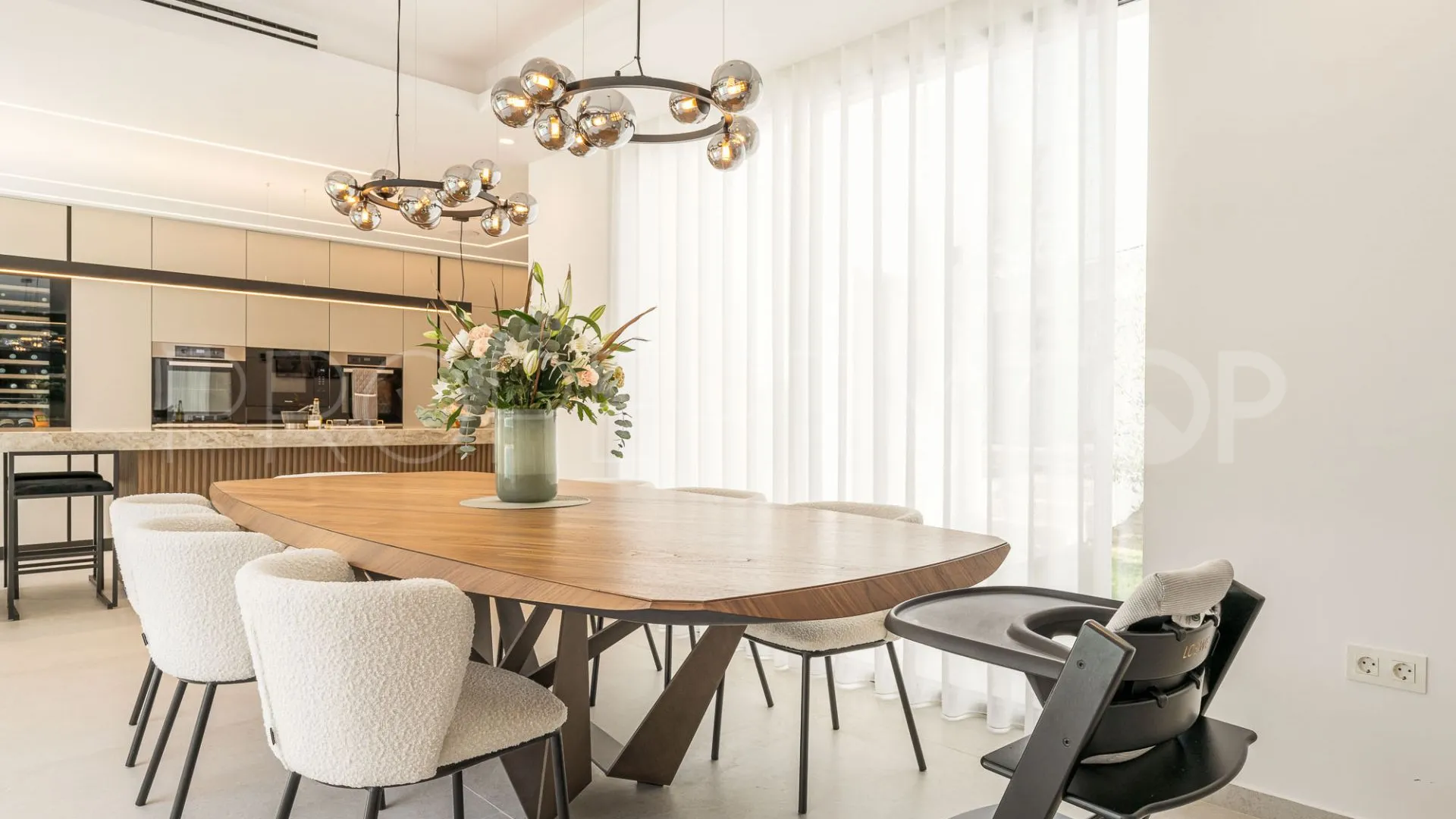 Marbella, villa de 4 dormitorios a la venta