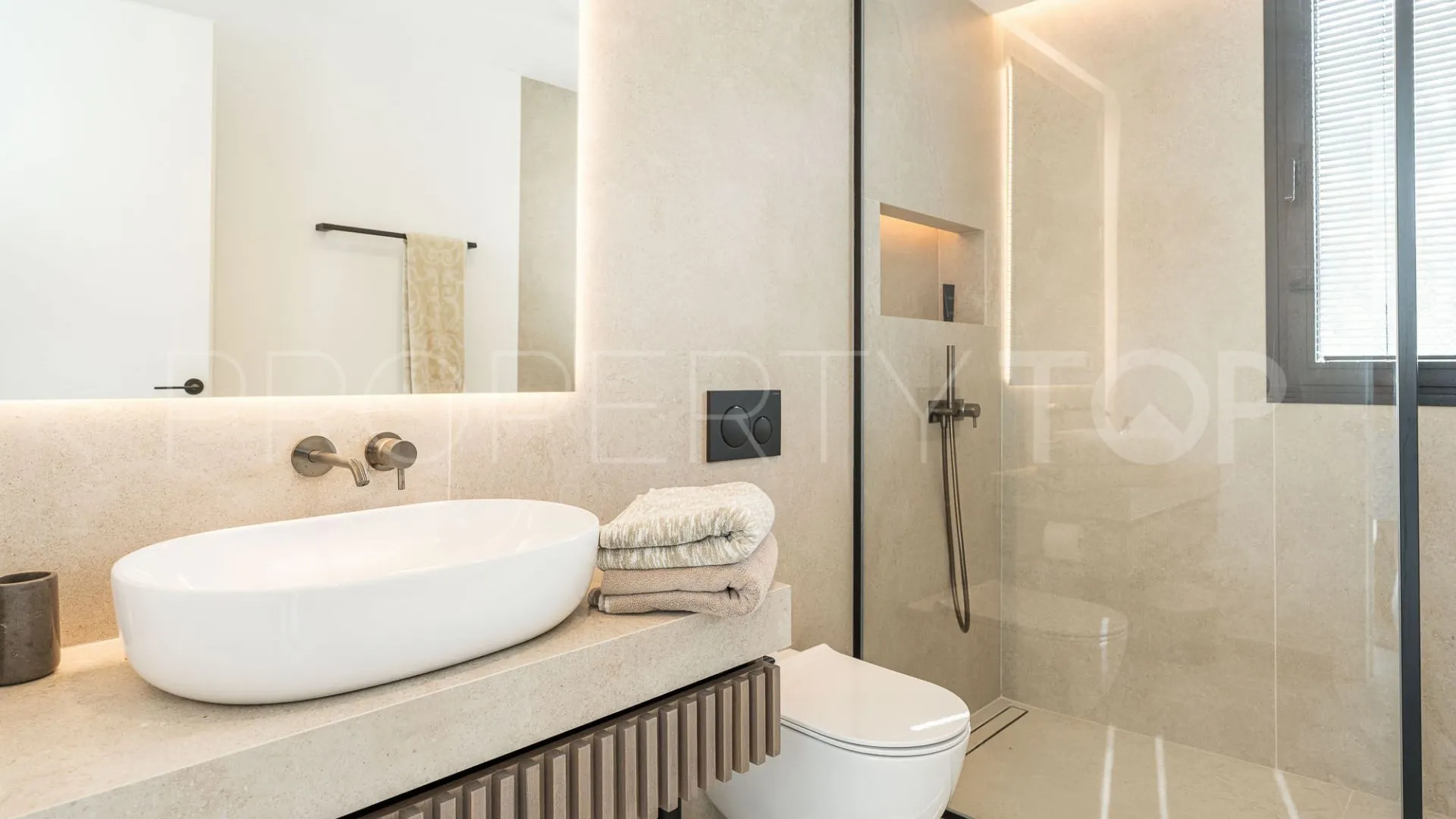 Marbella, villa de 4 dormitorios a la venta