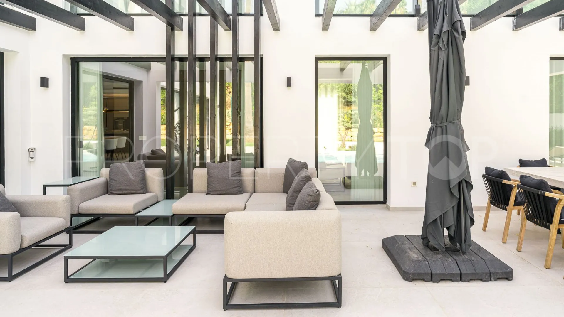 Marbella, villa de 4 dormitorios a la venta