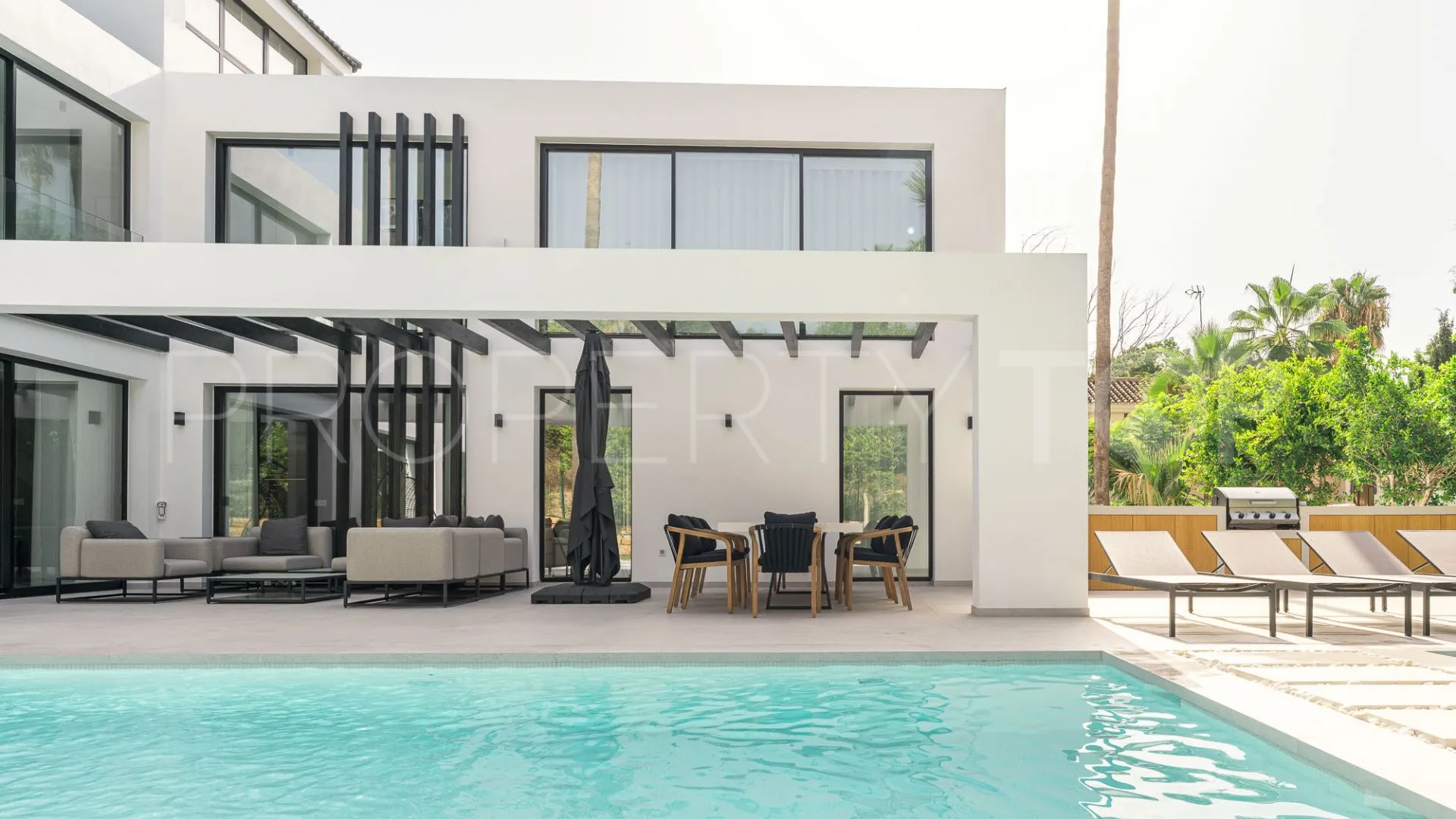 Marbella, villa de 4 dormitorios a la venta