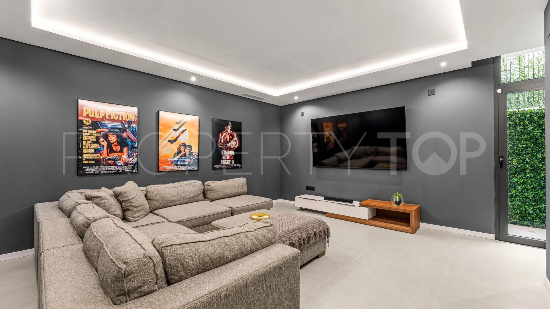 Se vende villa de 5 dormitorios en Marbella