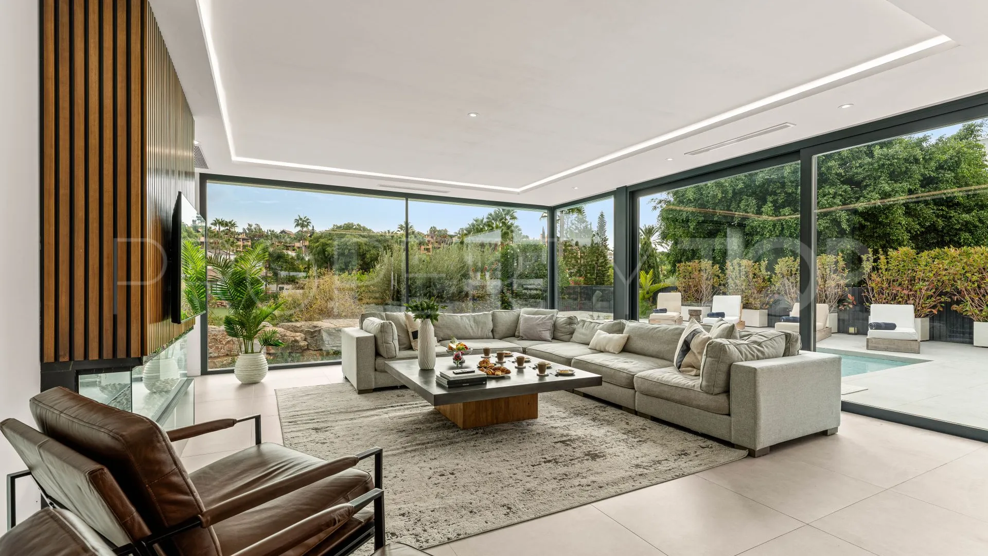 Se vende villa de 5 dormitorios en Marbella
