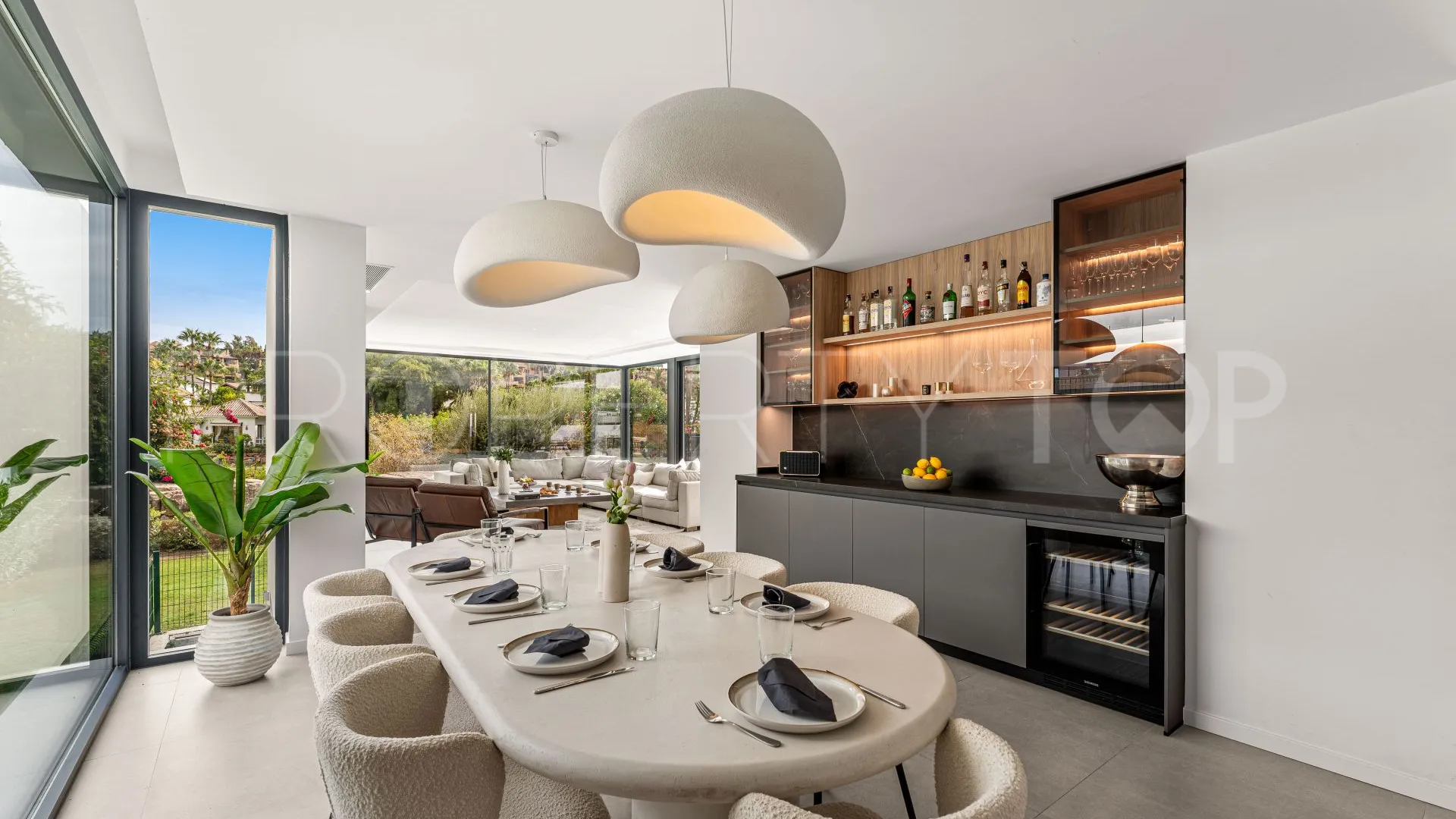 Se vende villa de 5 dormitorios en Marbella