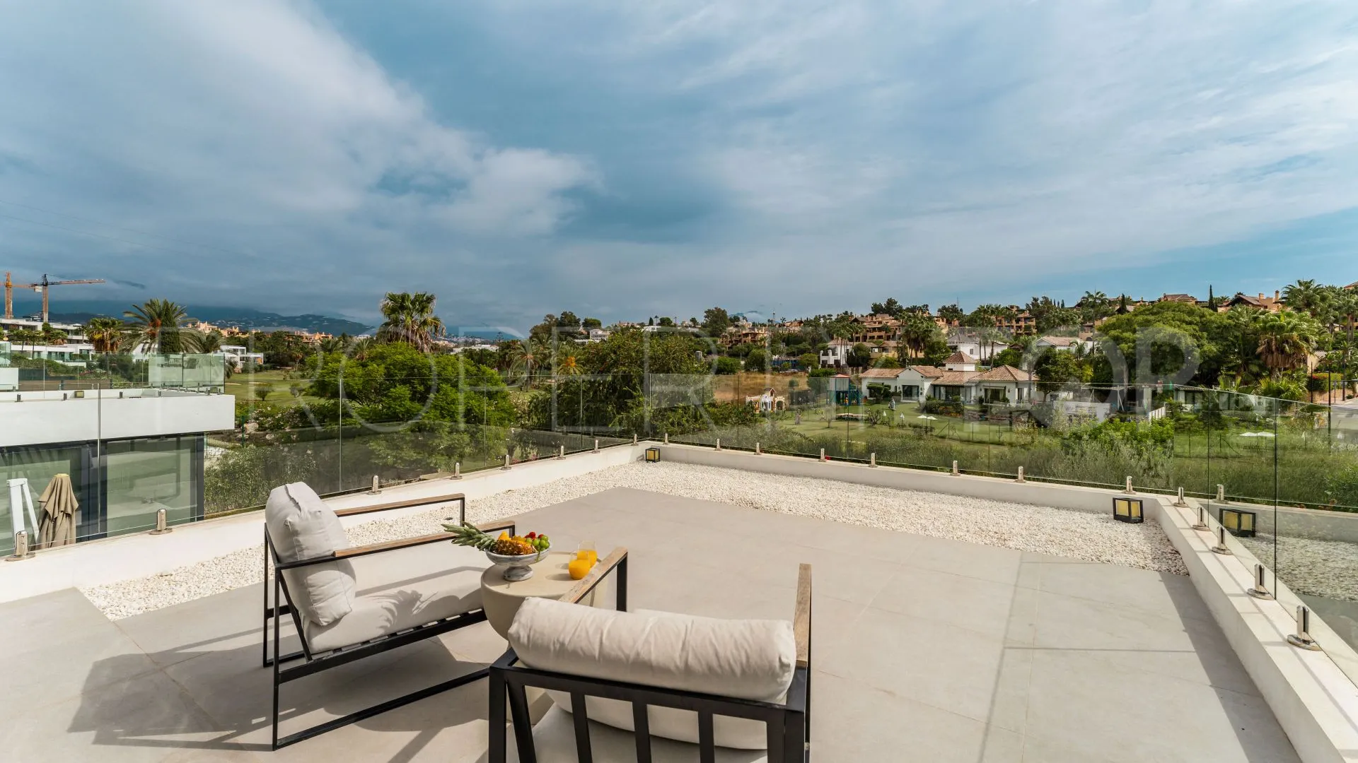 Se vende villa de 5 dormitorios en Marbella