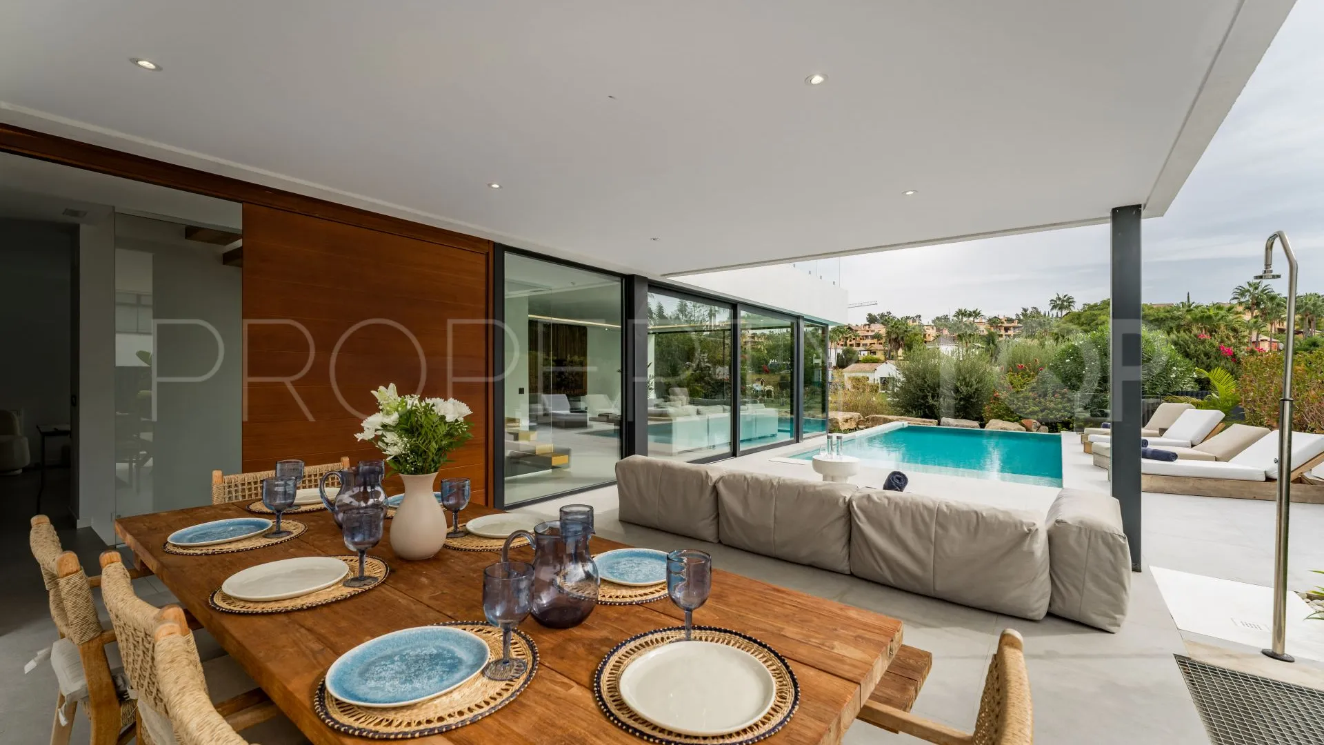 Se vende villa de 5 dormitorios en Marbella