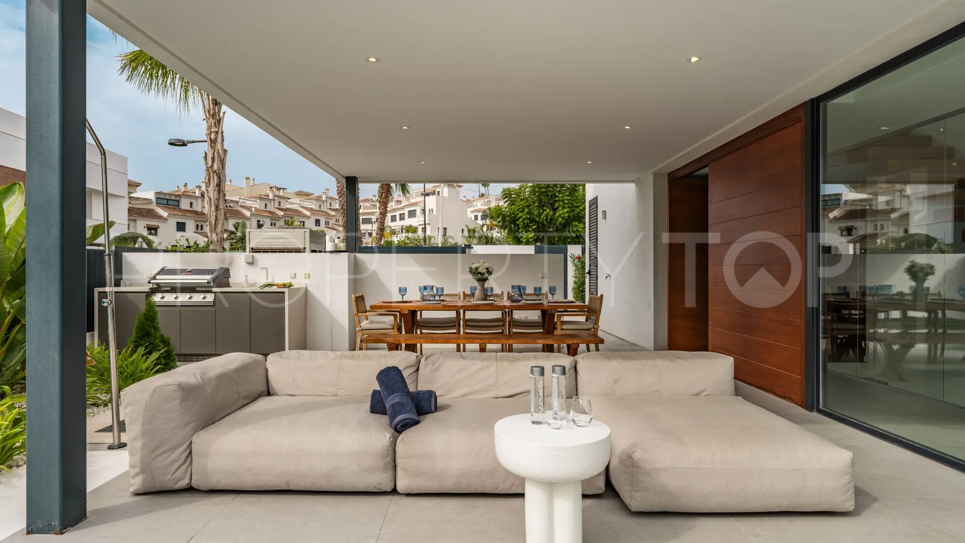 Se vende villa de 5 dormitorios en Marbella
