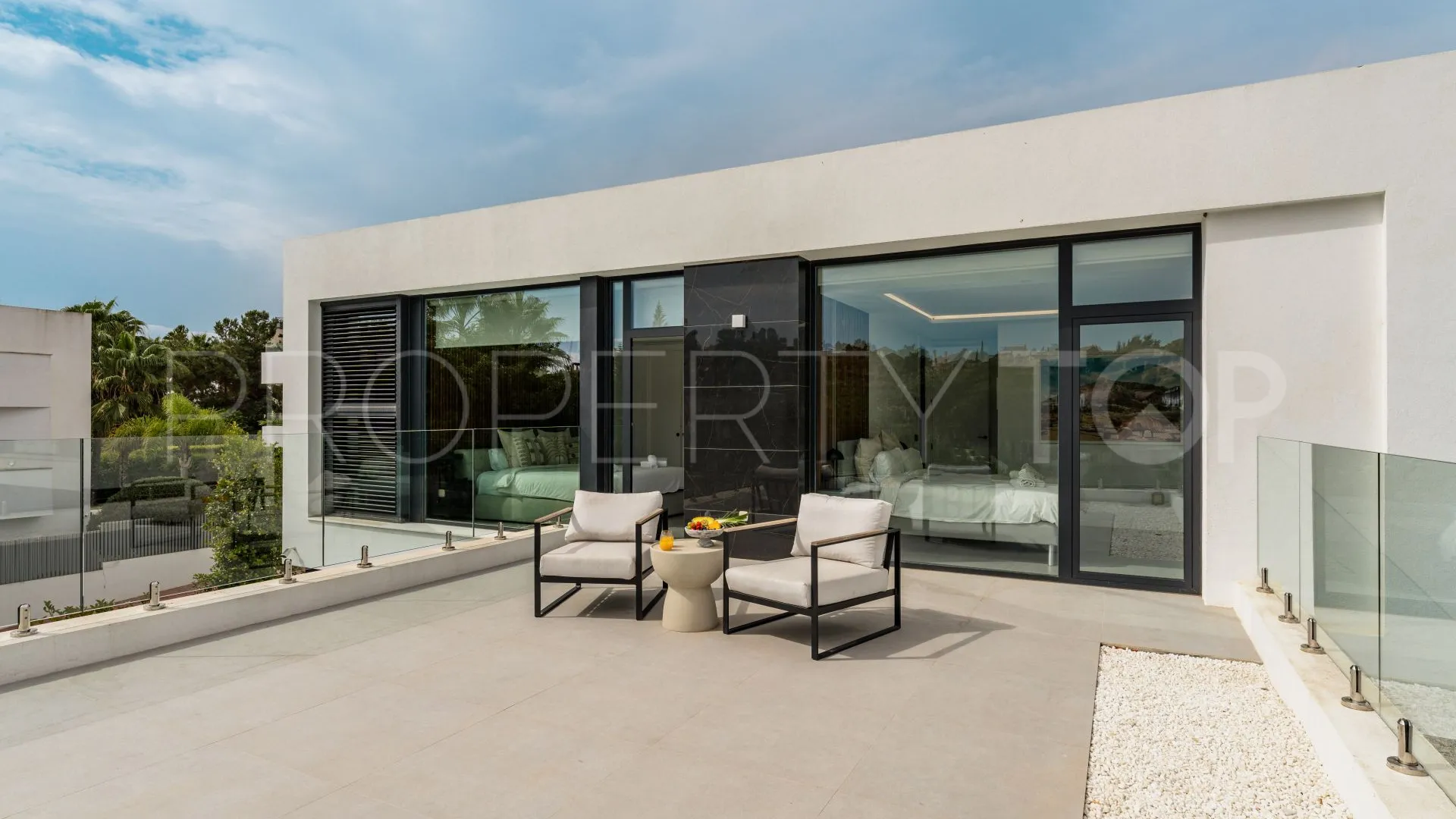 Se vende villa de 5 dormitorios en Marbella