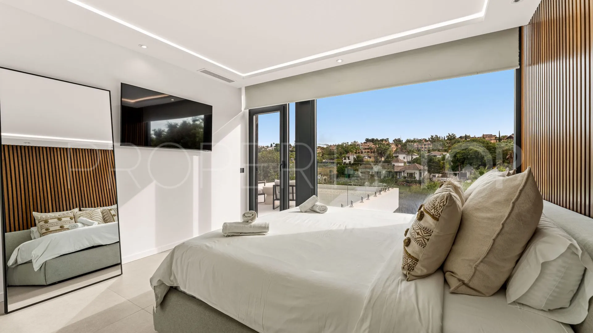 Se vende villa de 5 dormitorios en Marbella