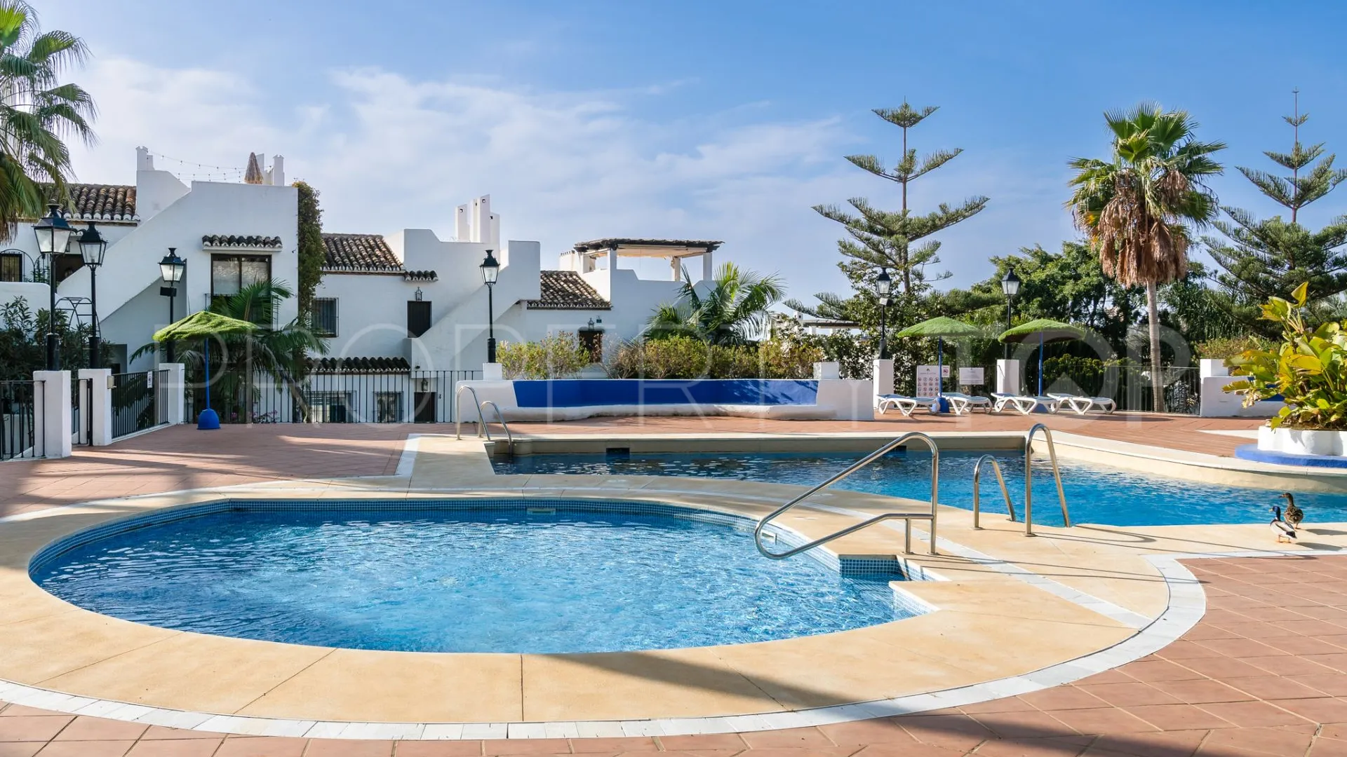 Comprar villa pareada en Marbella