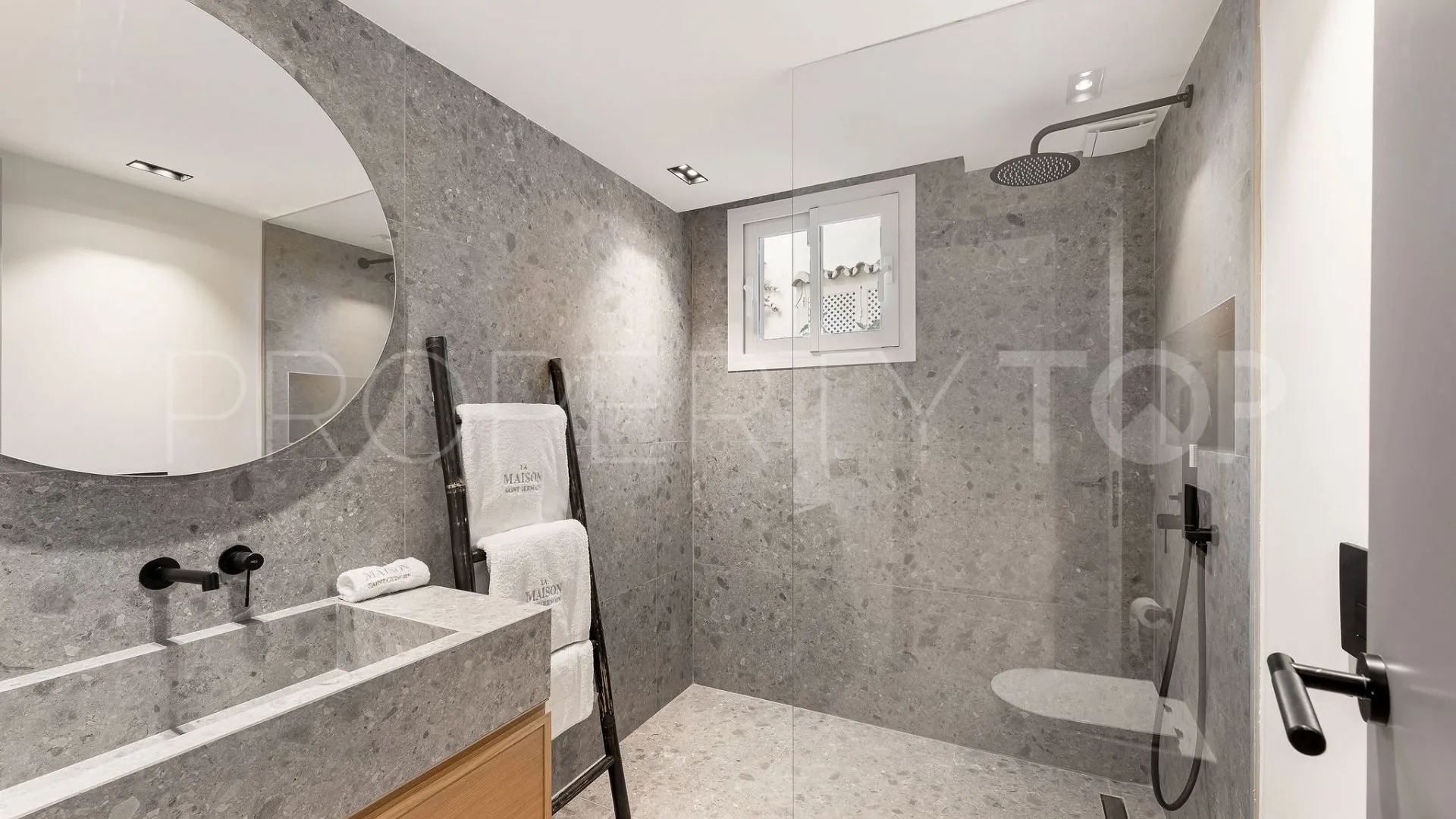 Comprar villa pareada en Marbella