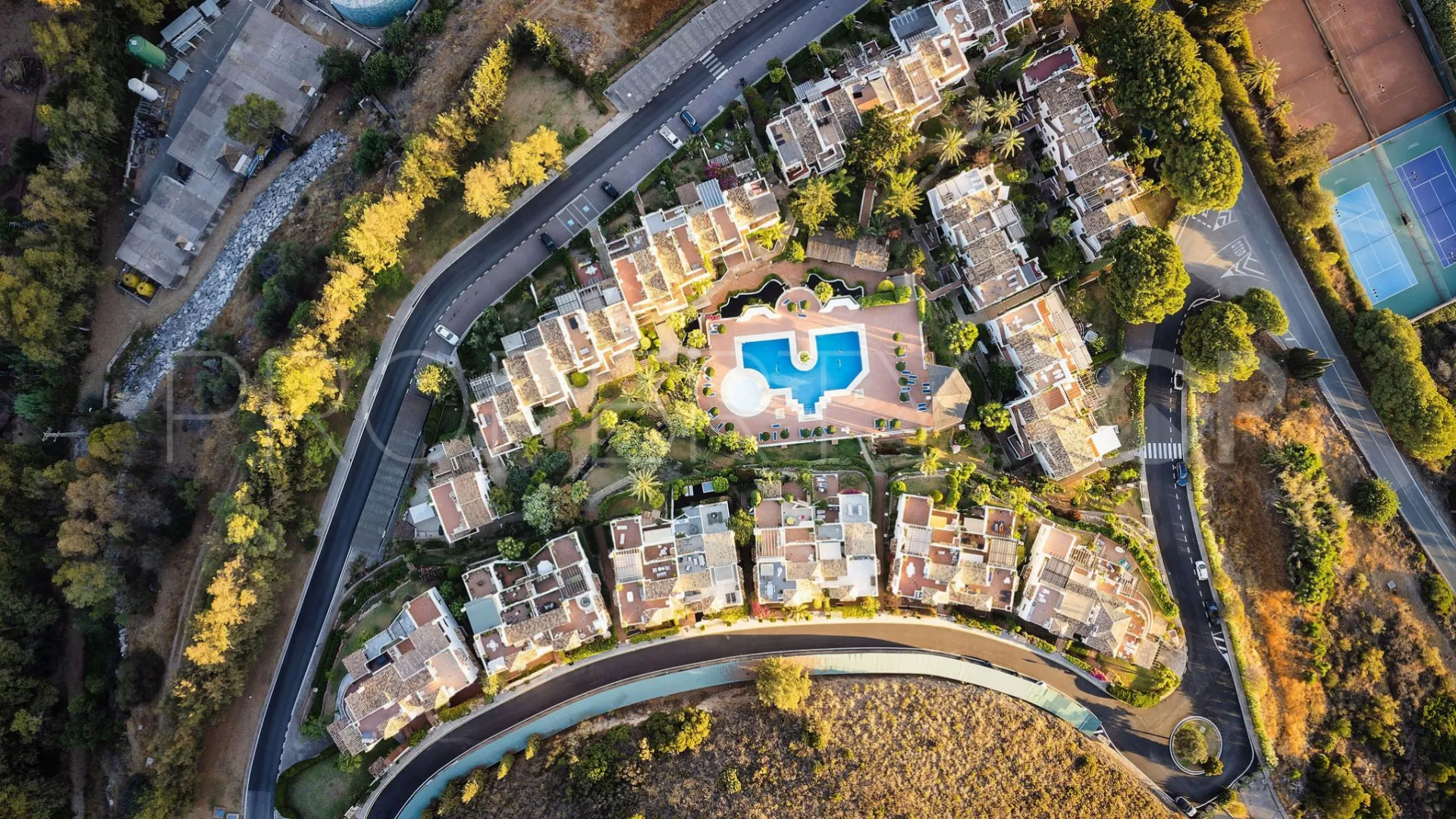 Comprar villa pareada en Marbella