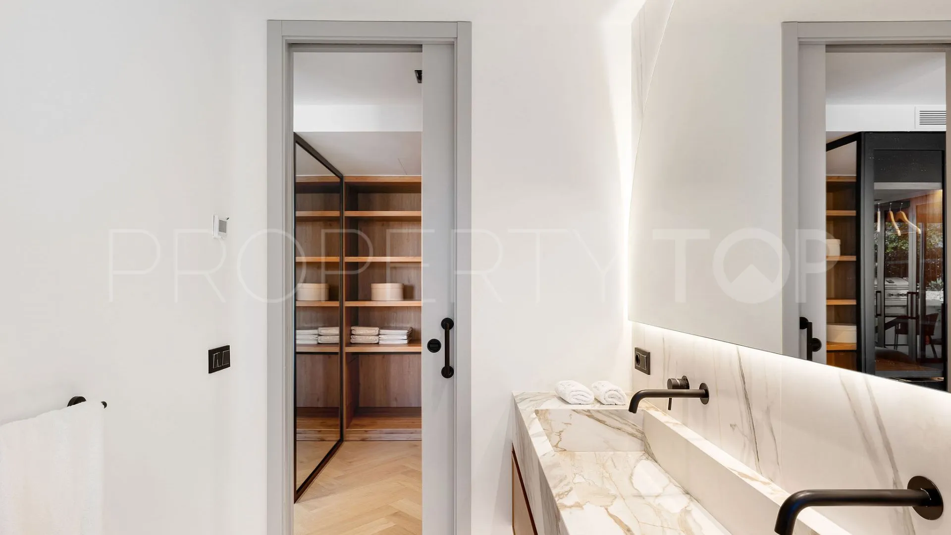 Comprar villa pareada en Marbella