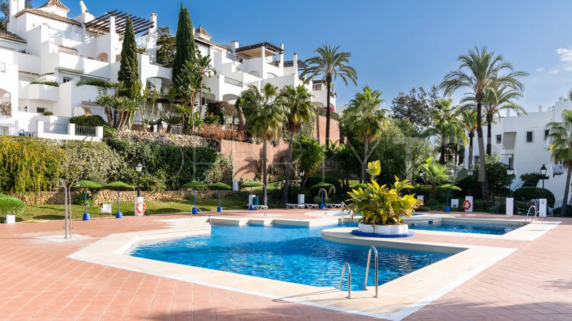 Comprar villa pareada en Marbella