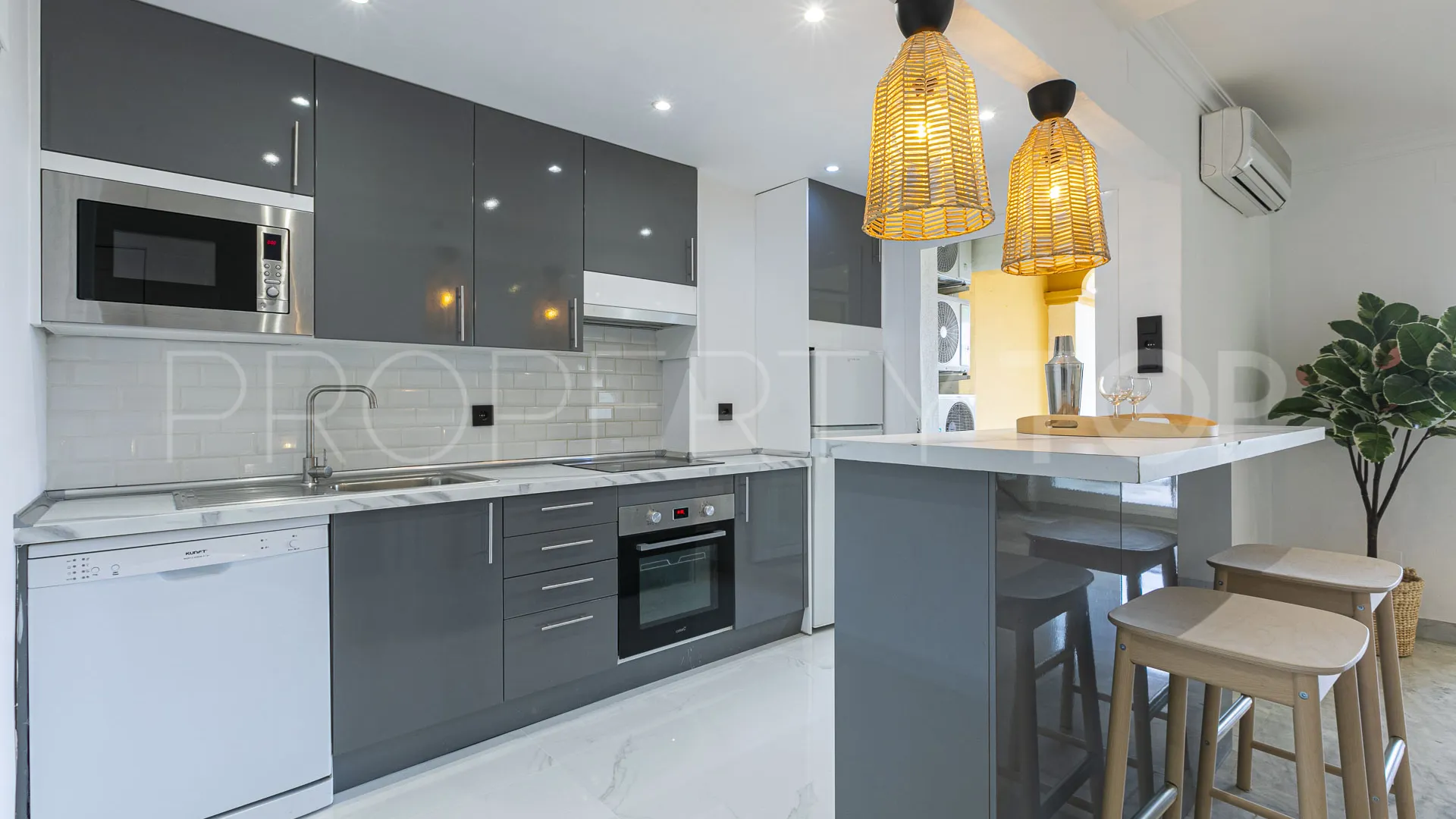 Apartment with 2 bedrooms for sale in Nueva Andalucia