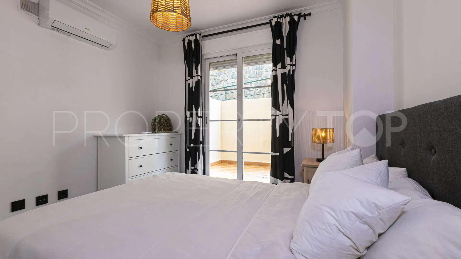 Apartment with 2 bedrooms for sale in Nueva Andalucia