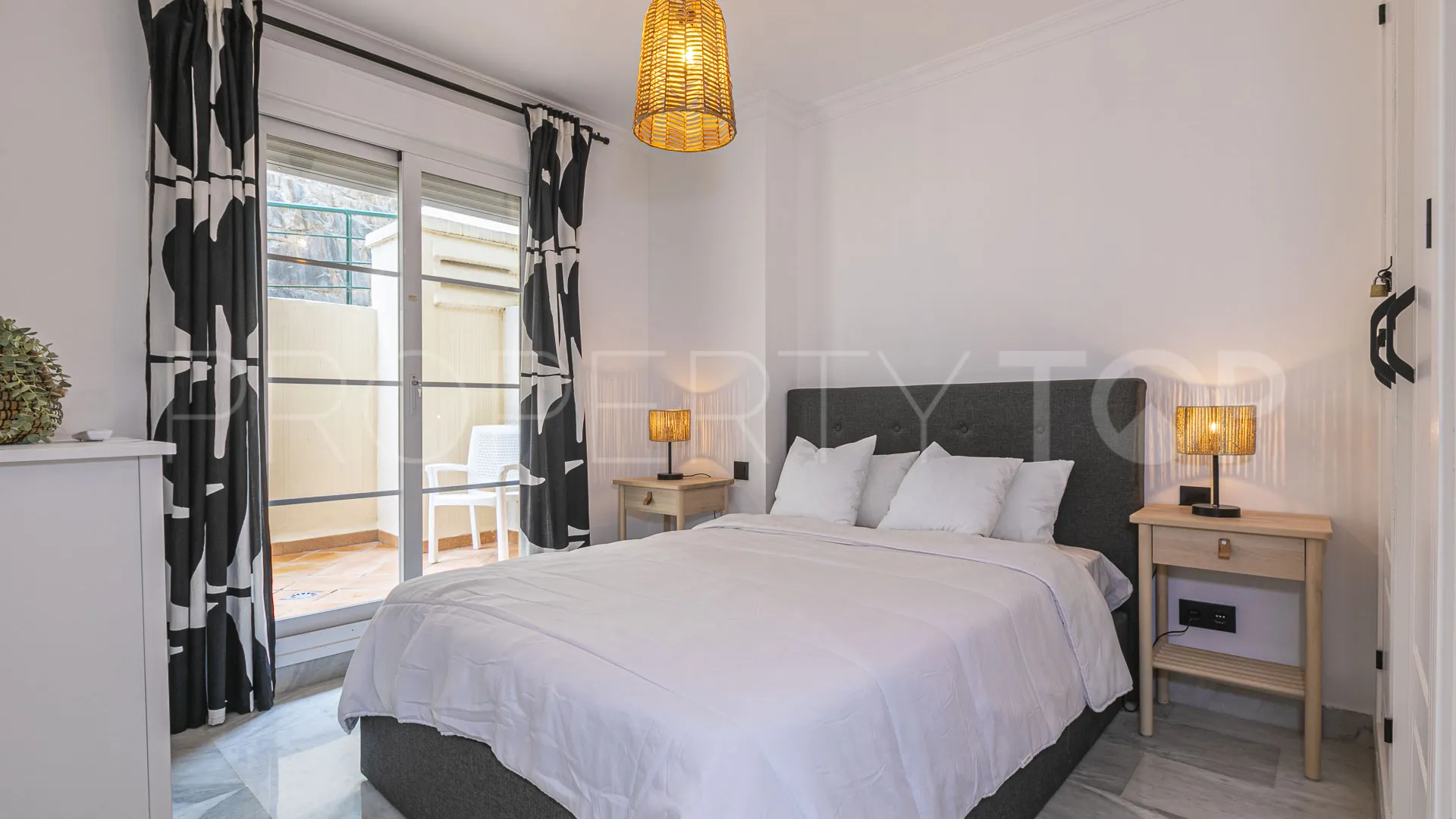Apartment with 2 bedrooms for sale in Nueva Andalucia