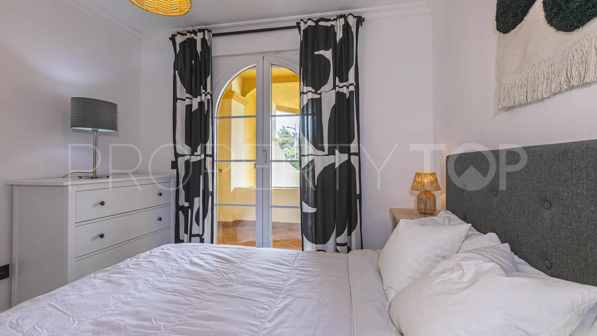 Apartment with 2 bedrooms for sale in Nueva Andalucia