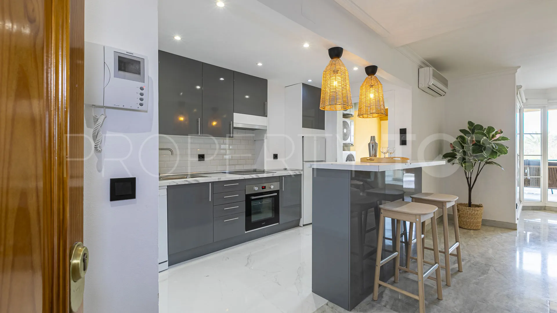 Apartment with 2 bedrooms for sale in Nueva Andalucia
