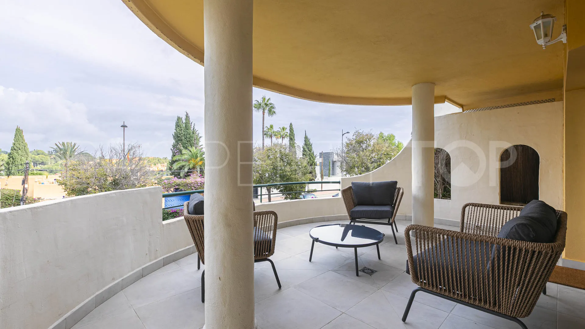 Apartment with 2 bedrooms for sale in Nueva Andalucia