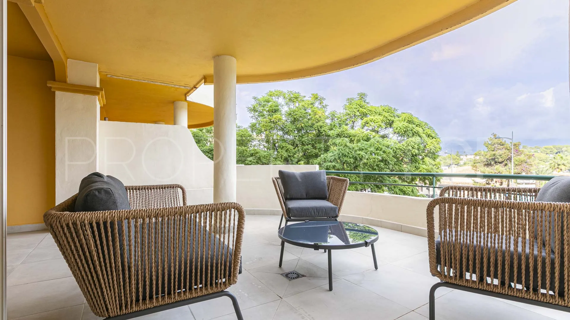 Apartment with 2 bedrooms for sale in Nueva Andalucia